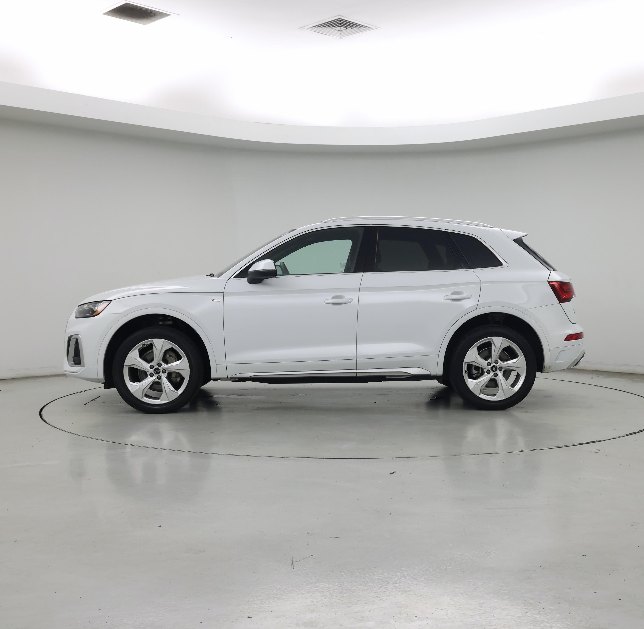 Thumbnail: 2023 Audi Q5 - 3