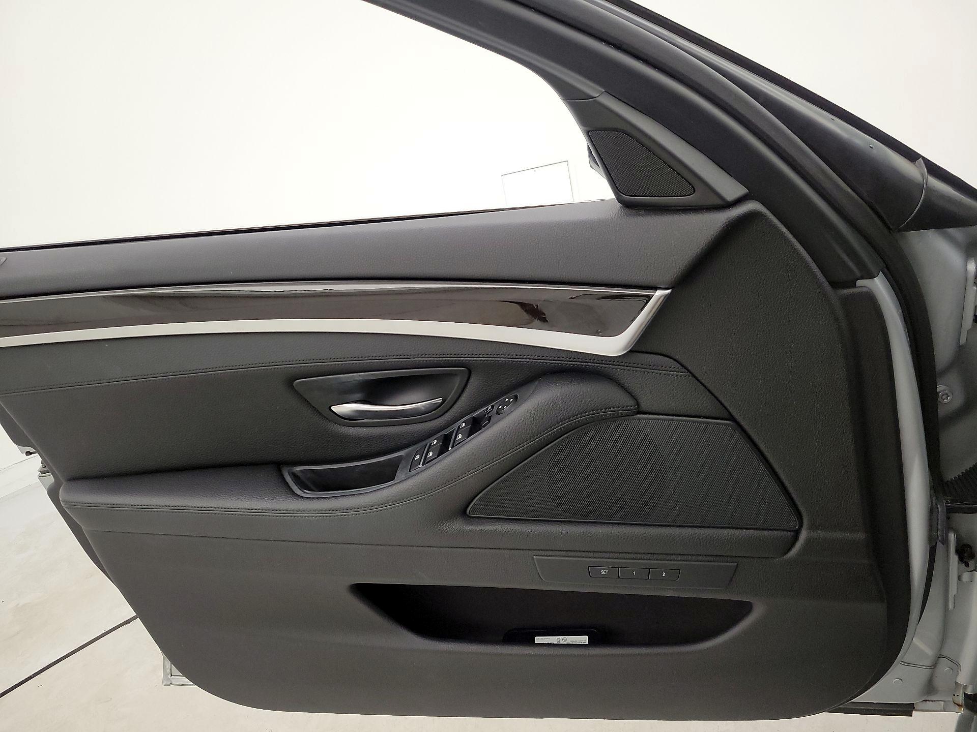 Thumbnail: 2016 BMW 5 Series - 12