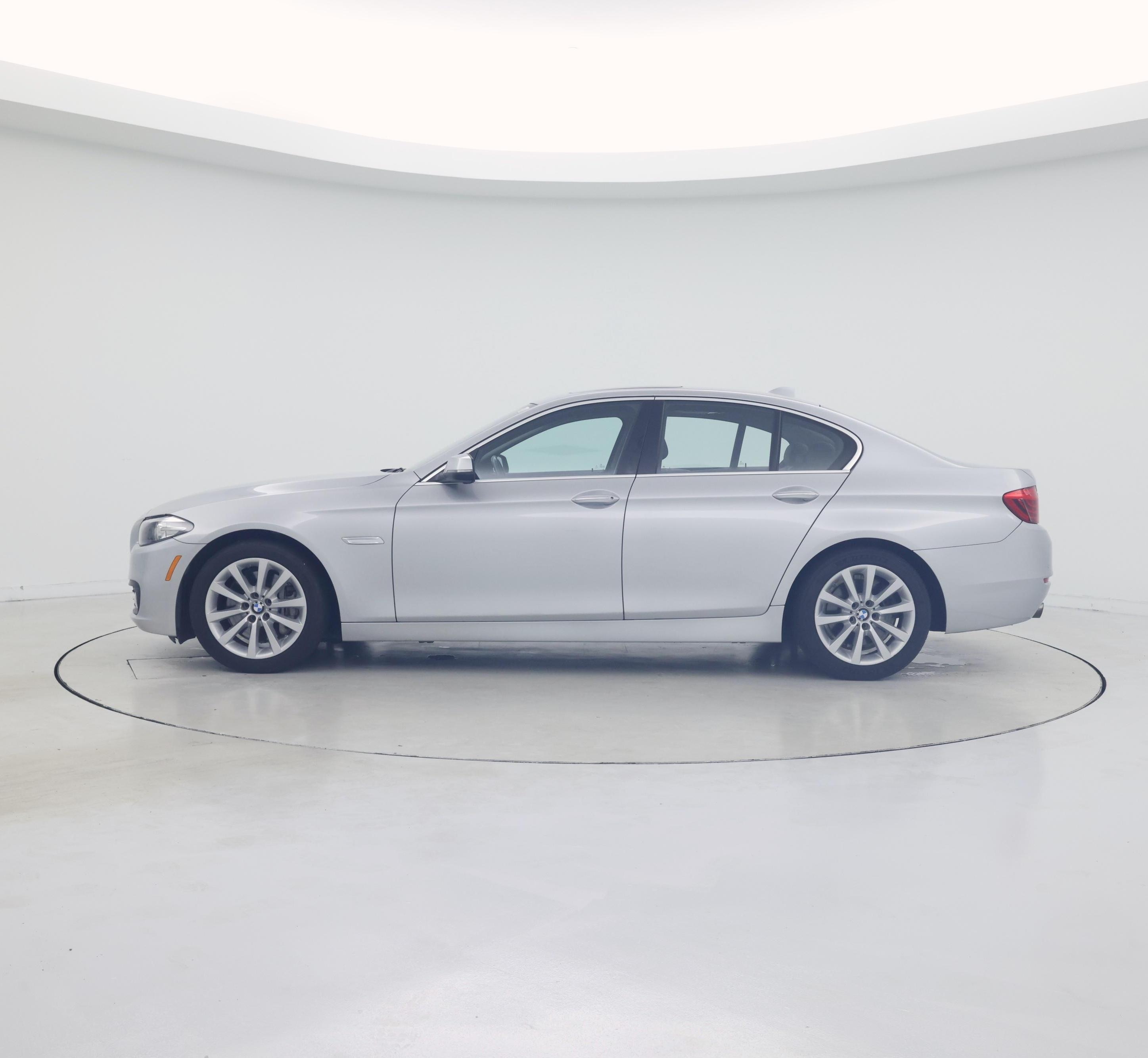 Thumbnail: 2016 BMW 5 Series - 3