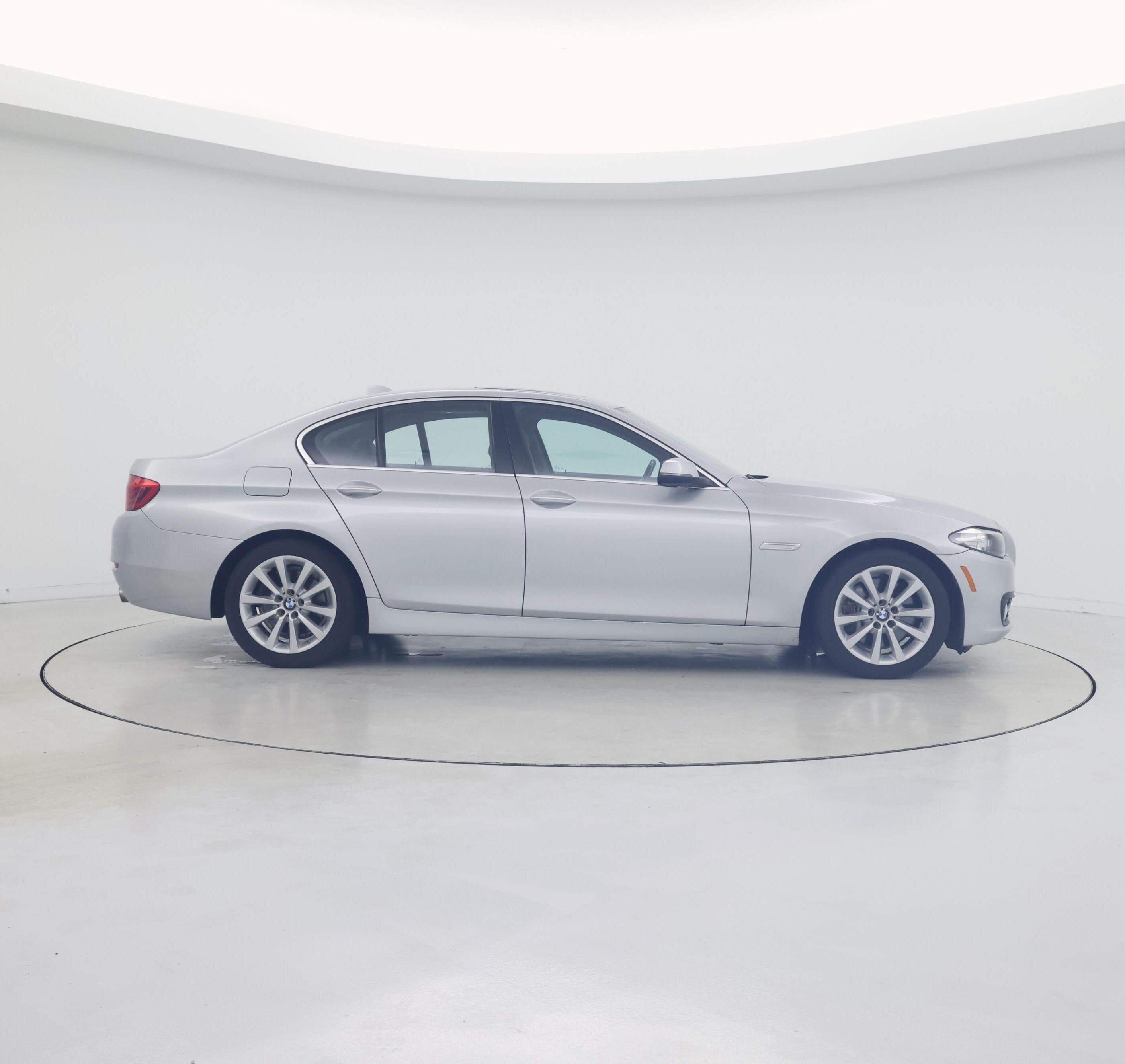 Thumbnail: 2016 BMW 5 Series - 7