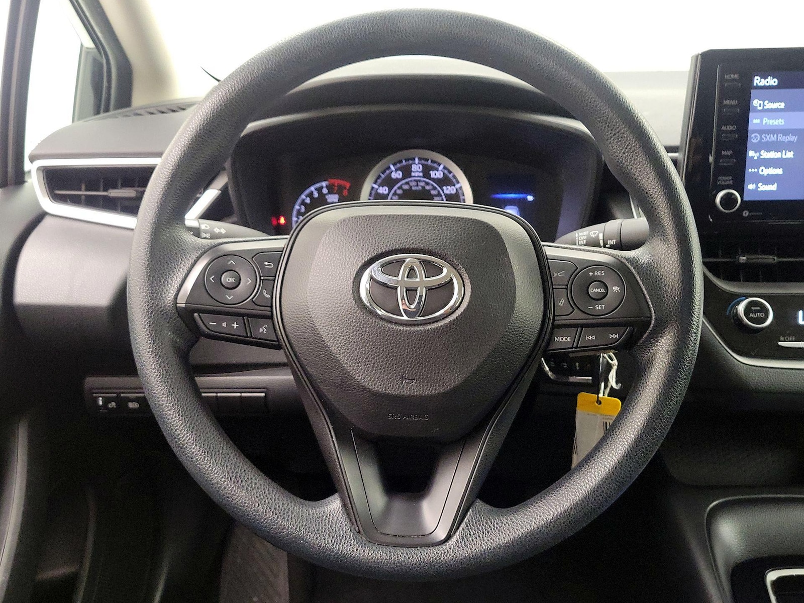 2022 Toyota Corolla LE - Photo 11