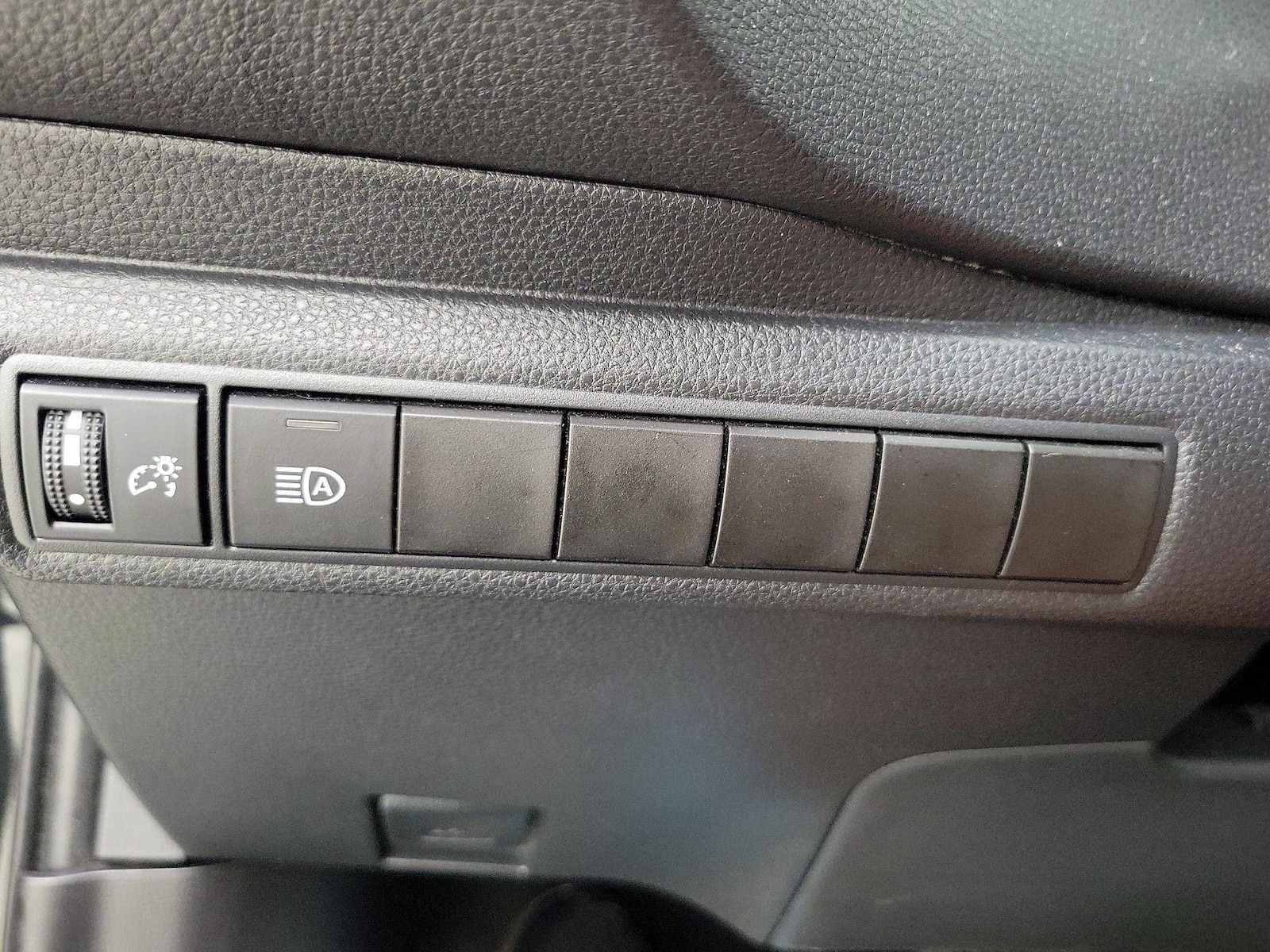 2022 Toyota Corolla LE - Photo 14