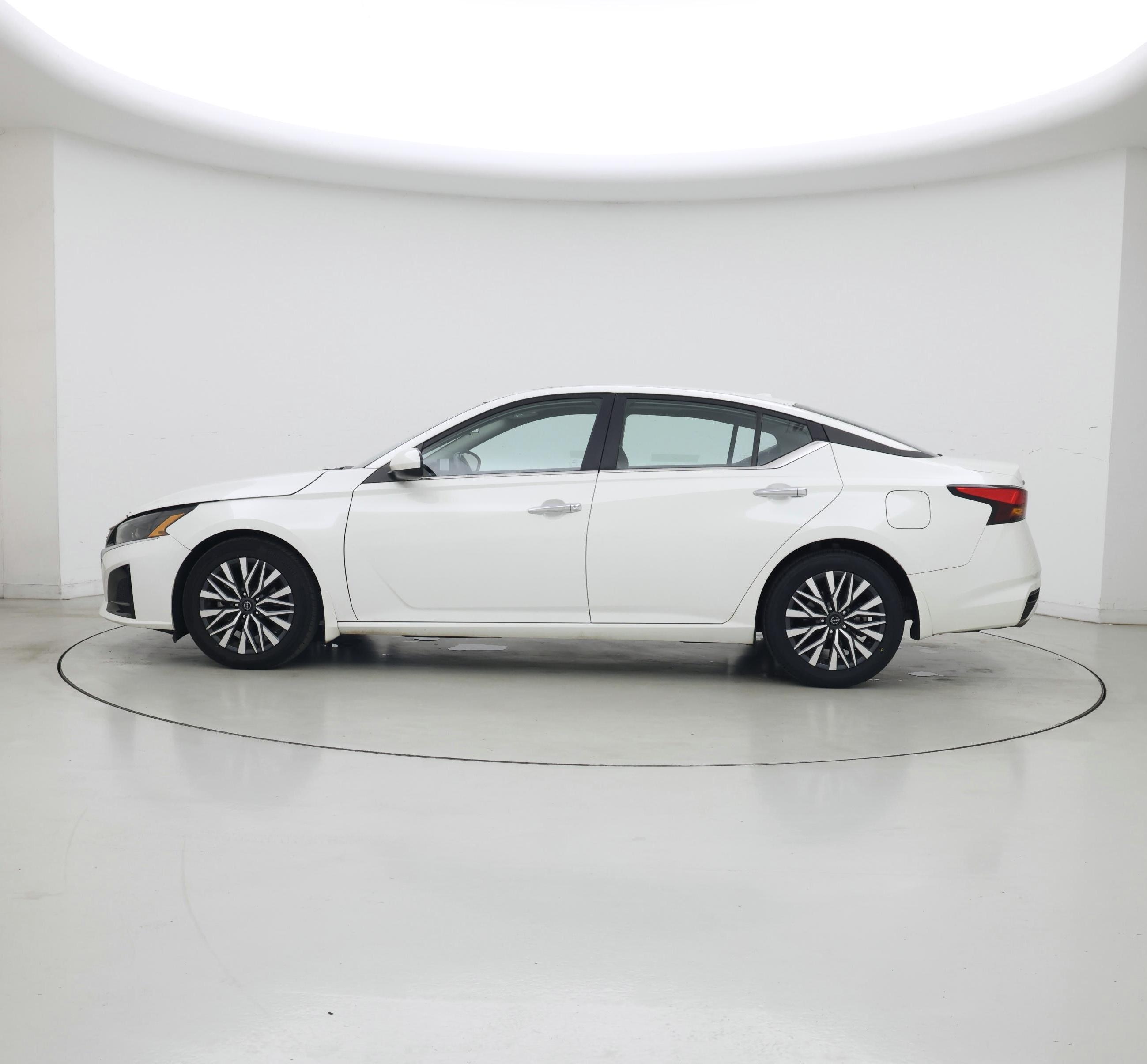 Thumbnail: 2023 Nissan Altima - 3