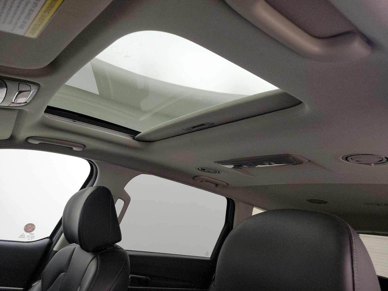 Sunroof(s) & Overhead Airbags