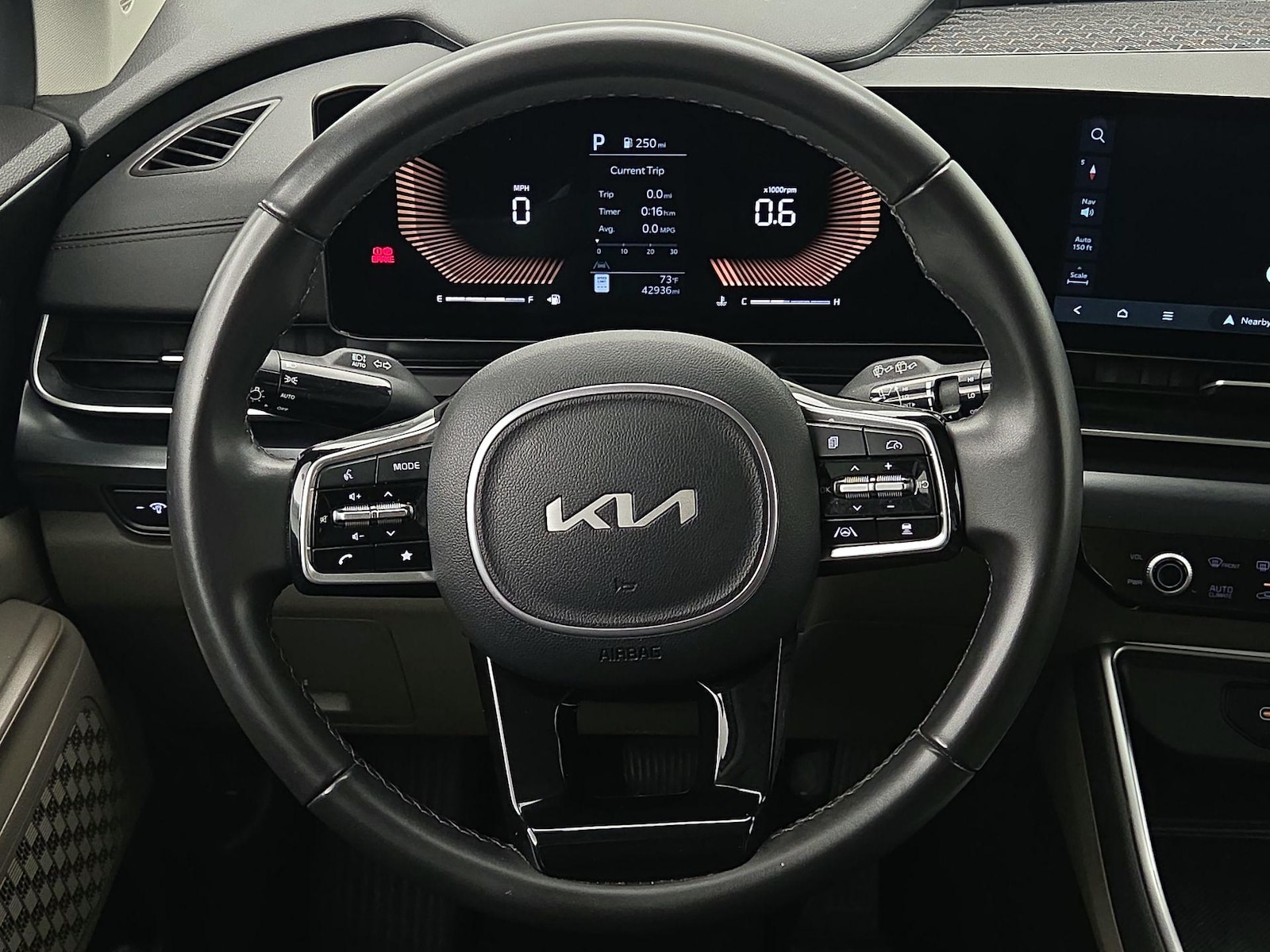 2025 Kia Carnival LXS - Photo 11