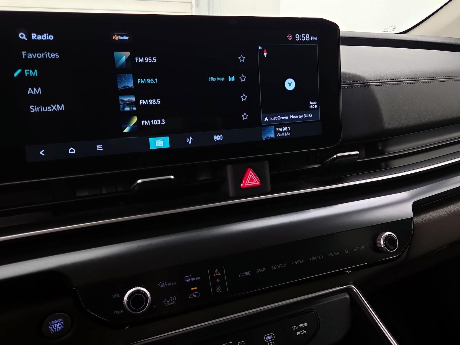 2025 Kia Carnival LXS - Photo 17