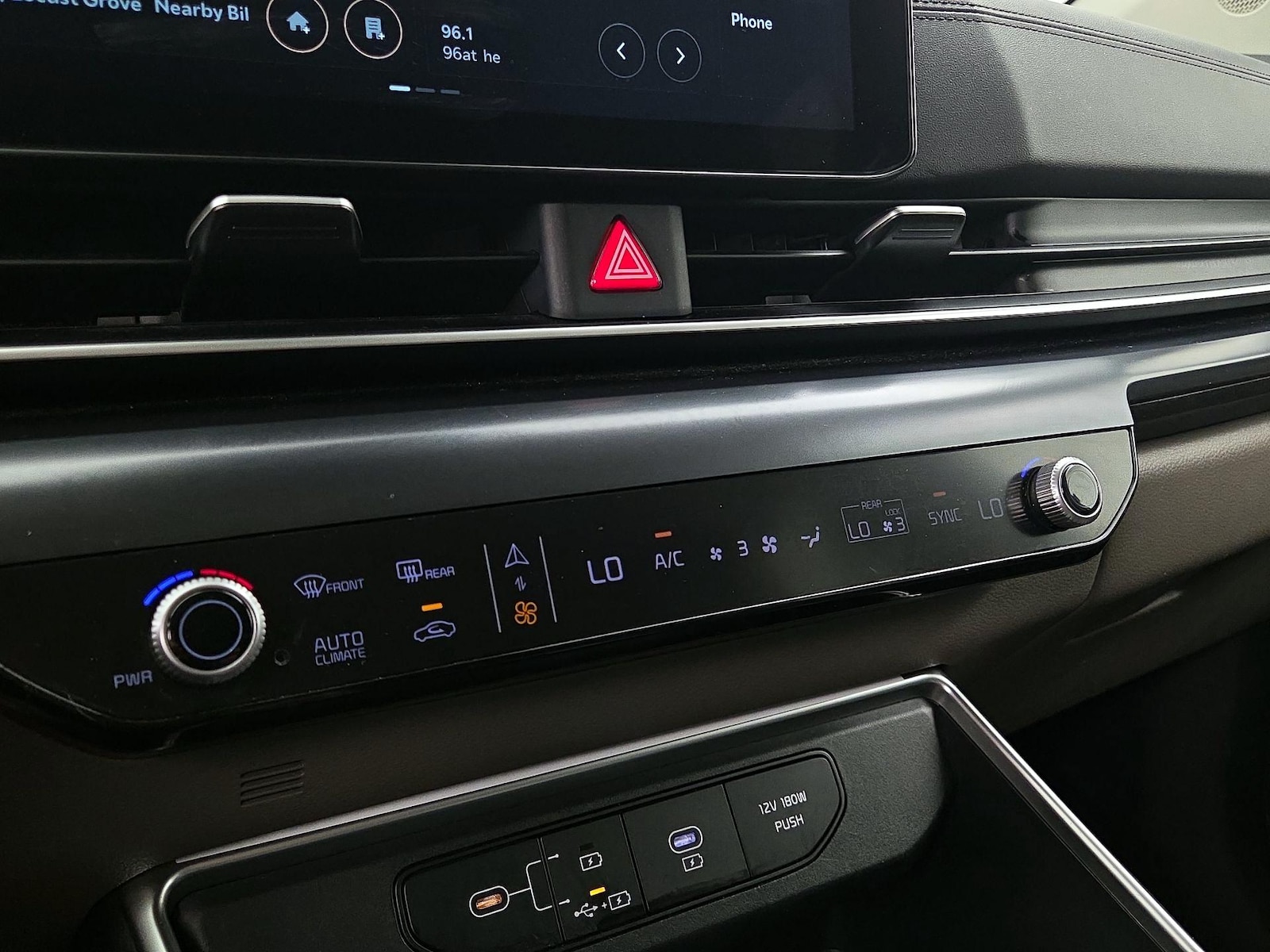 2025 Kia Carnival LXS - Photo 18