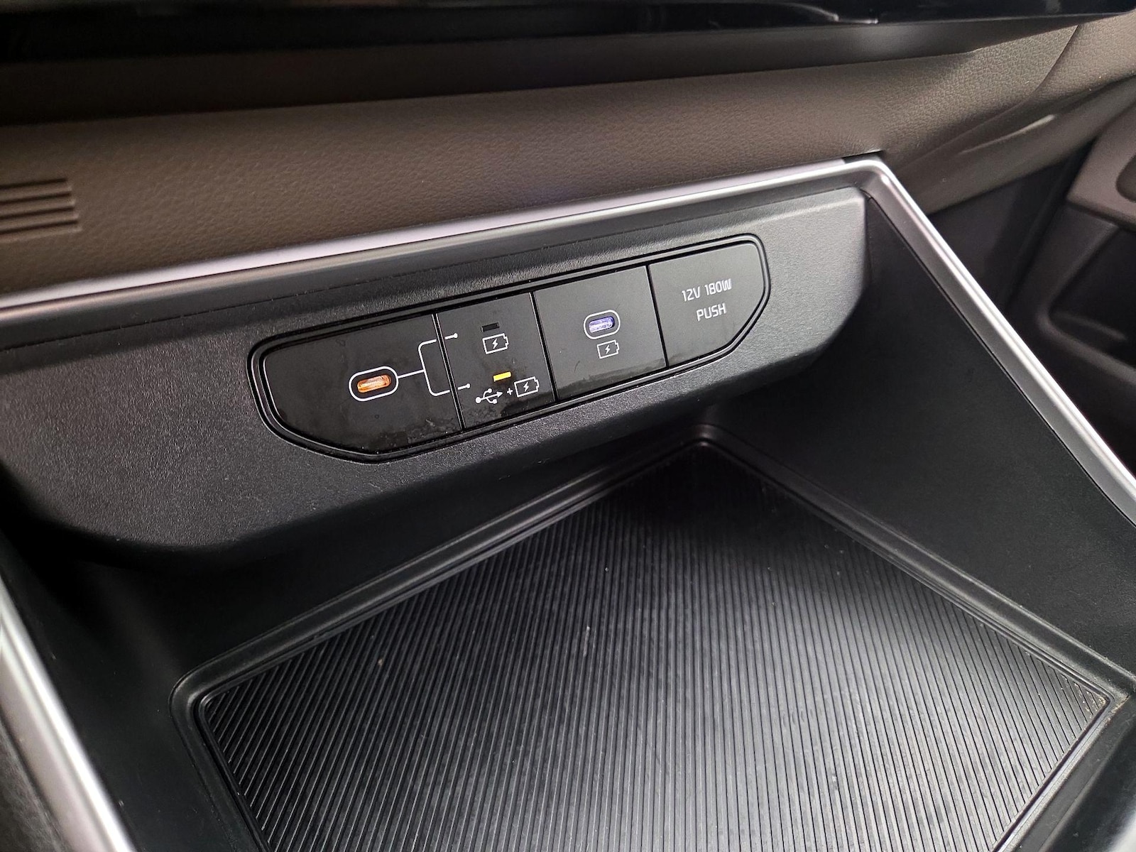 2025 Kia Carnival LXS - Photo 20