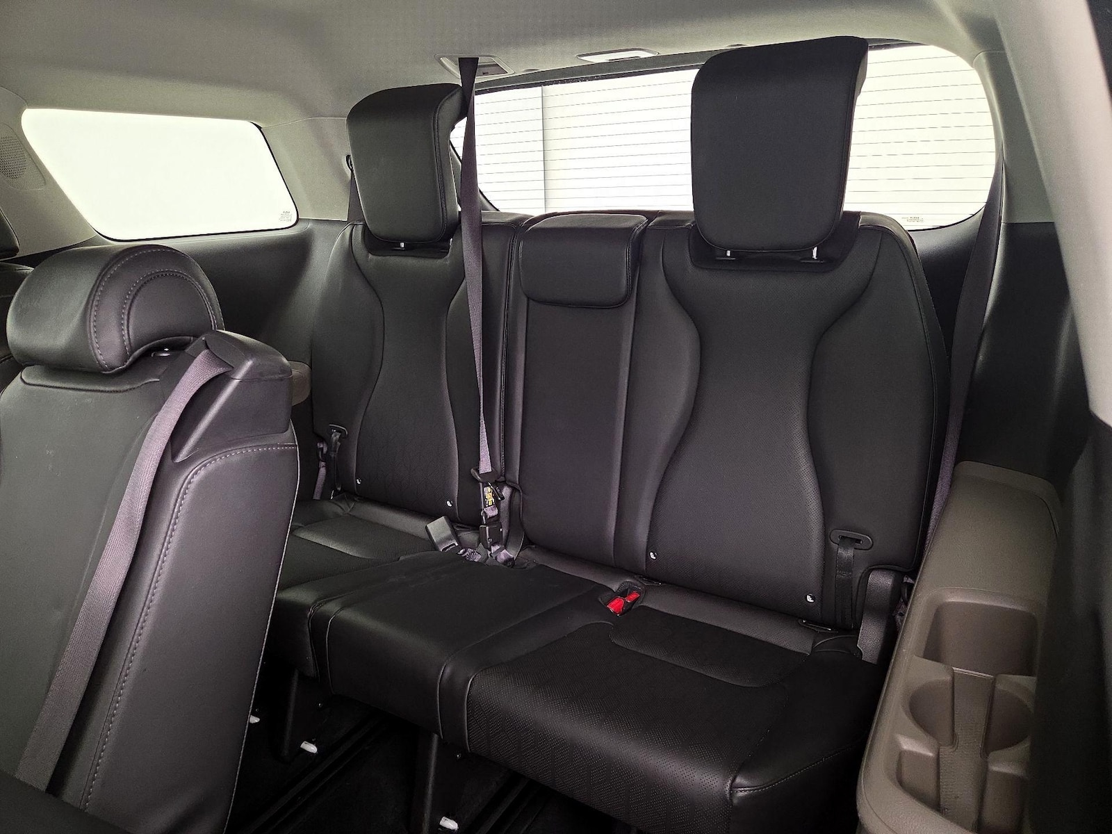 2025 Kia Carnival LXS - Photo 22