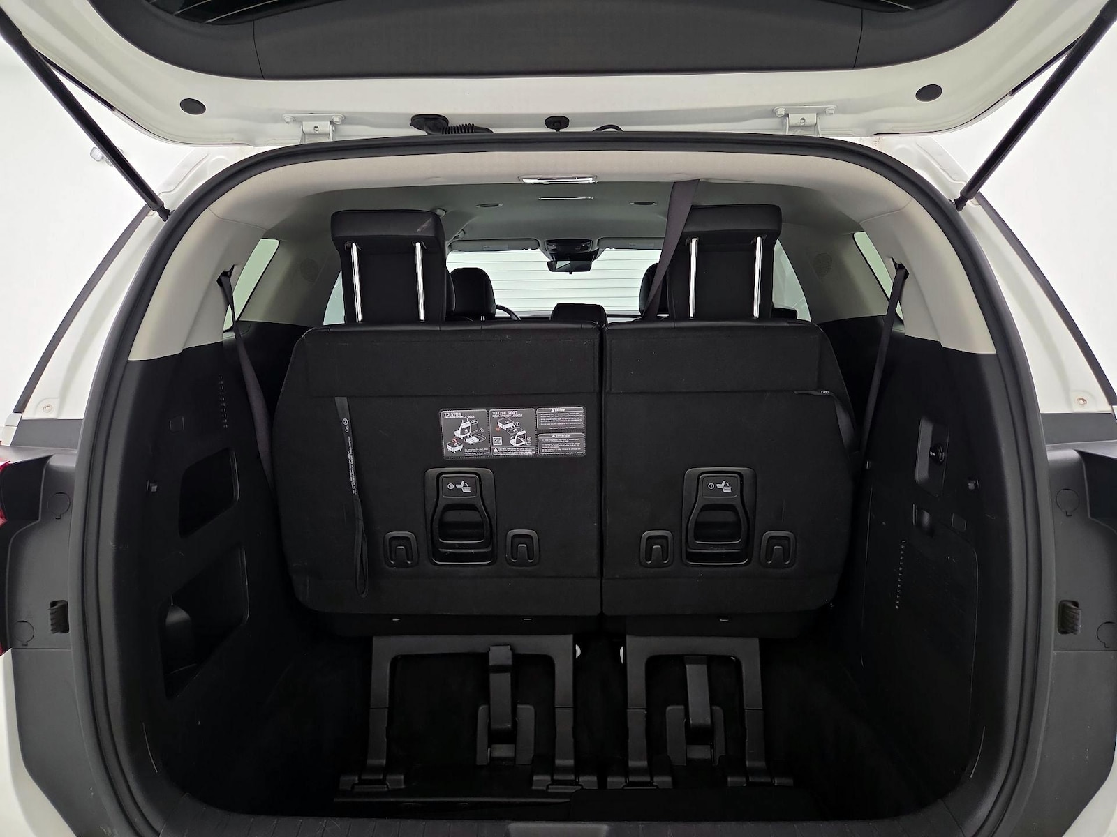 2025 Kia Carnival LXS - Photo 23