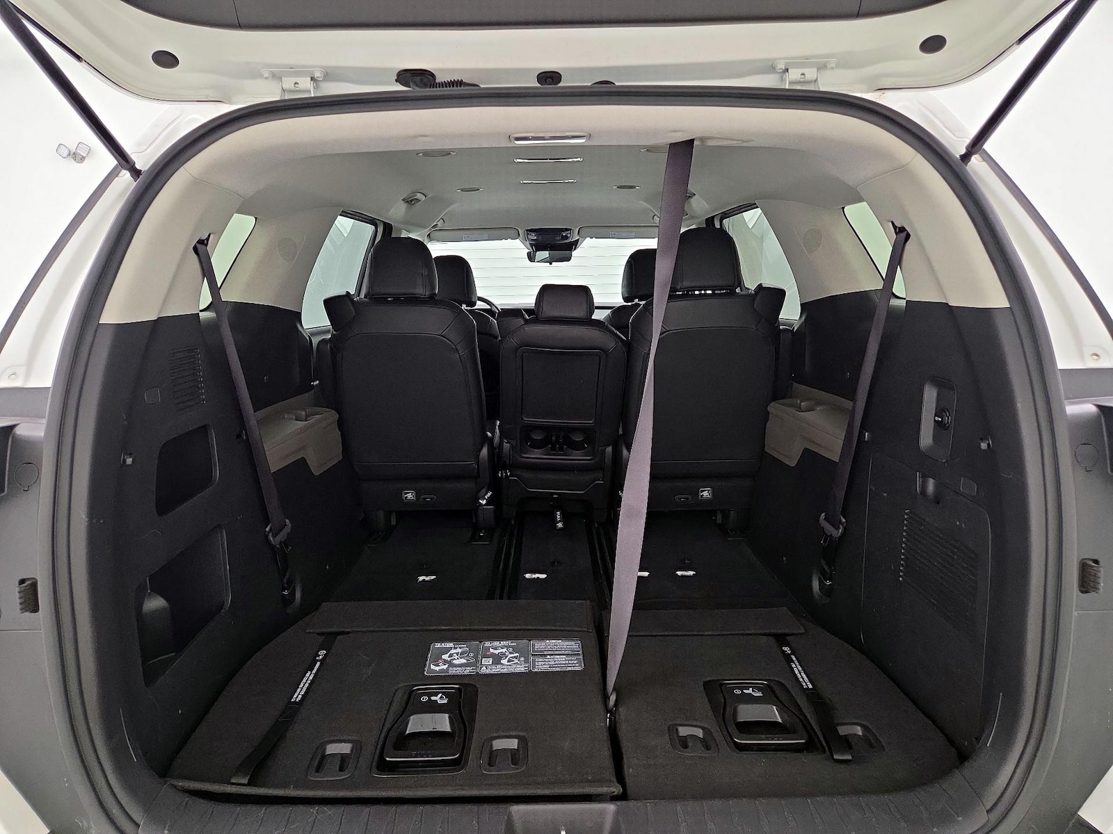 2025 Kia Carnival LXS - Photo 24