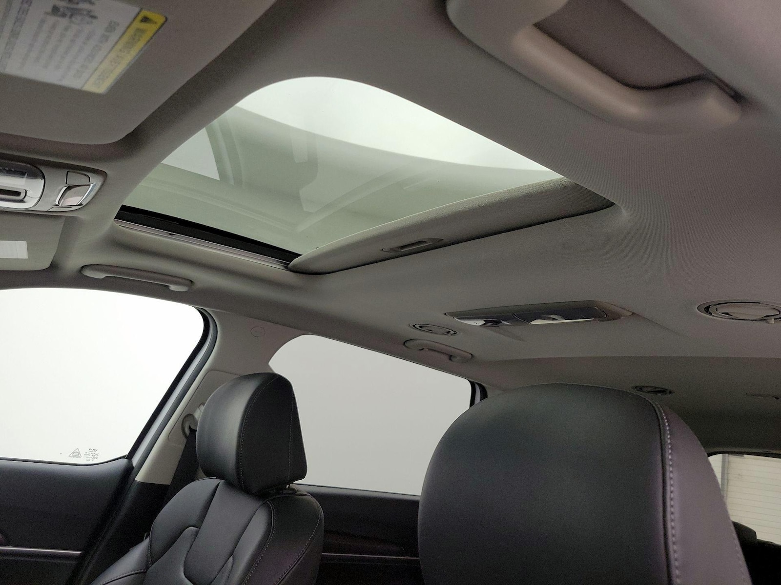 Sunroof(s) & Overhead Airbags