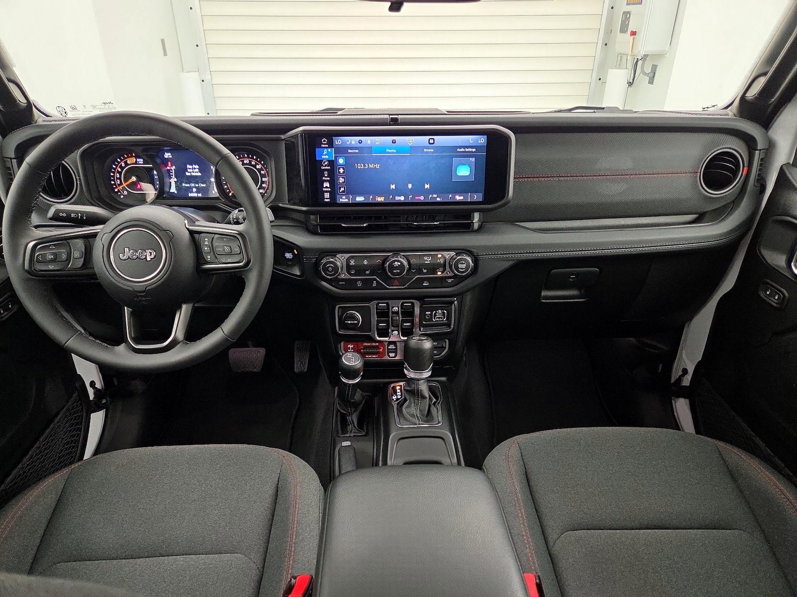 Apple CarPlay® & Android Auto™