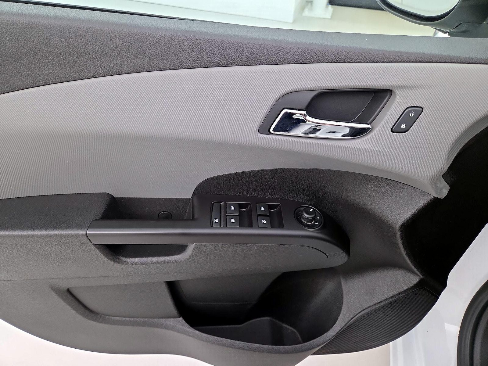 2020 Chevrolet Sonic LT - Photo 13