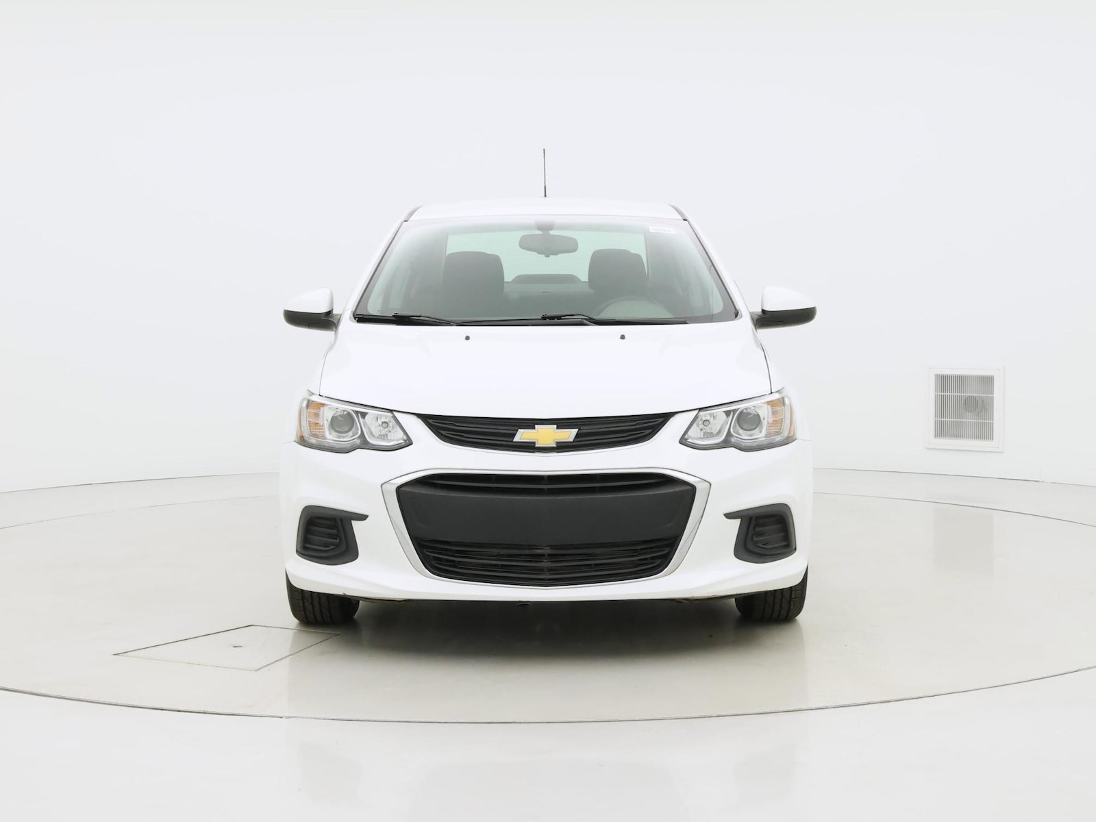 2020 Chevrolet Sonic LT - Photo 6