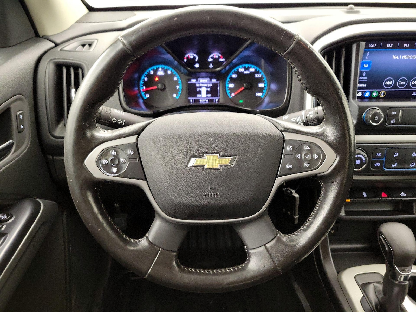 2022 Chevrolet Colorado LT - Photo 11