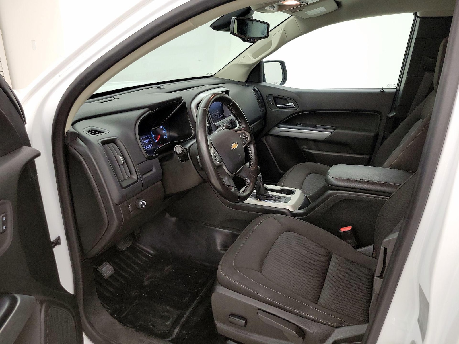 2022 Chevrolet Colorado LT - Photo 12