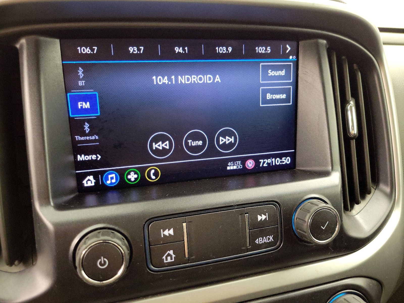 2022 Chevrolet Colorado LT - Photo 16