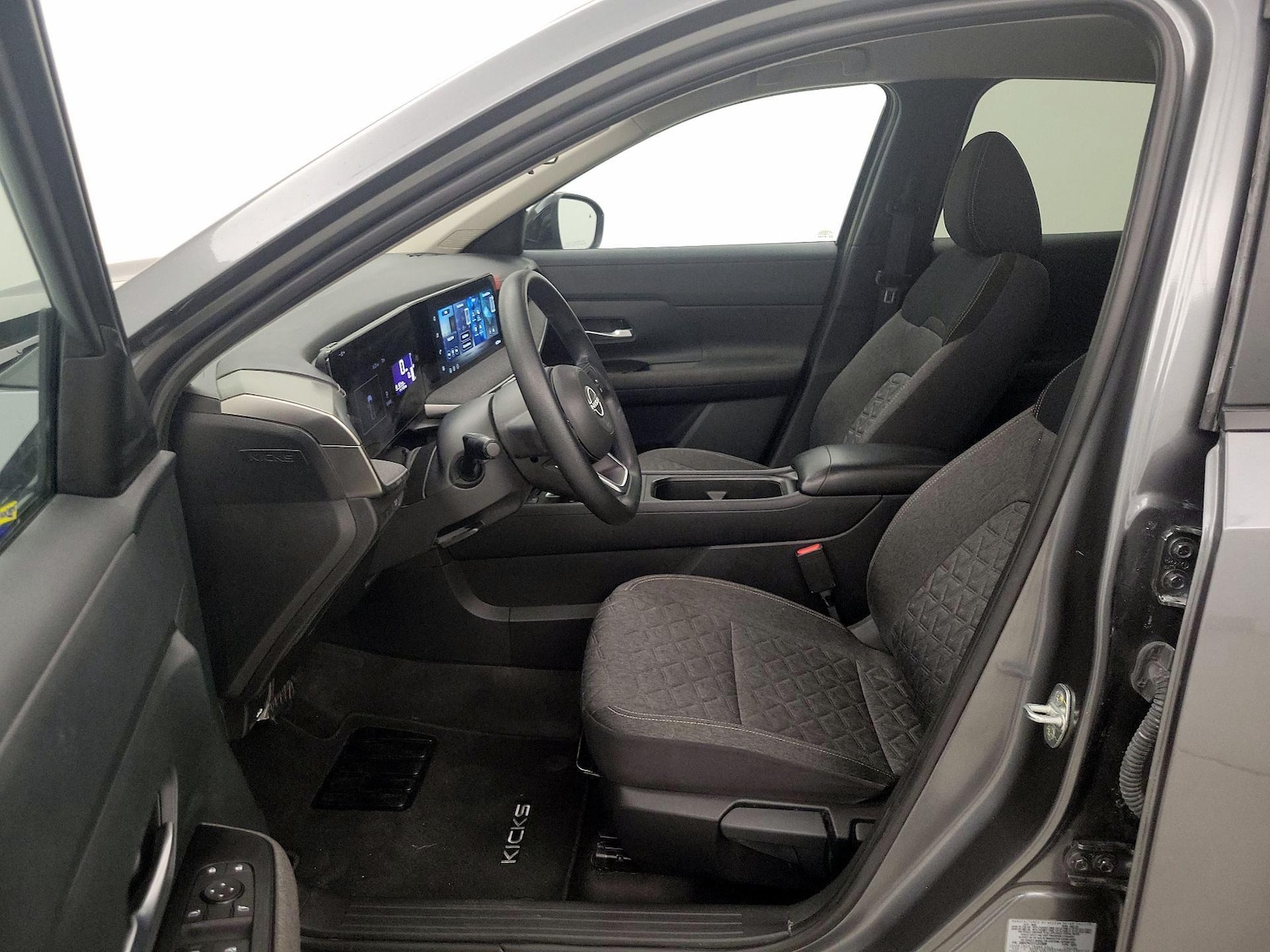 2026 Nissan KICKS SV - Photo 12