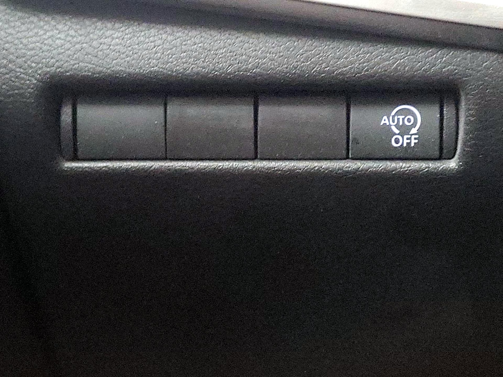 2026 Nissan KICKS SV - Photo 14