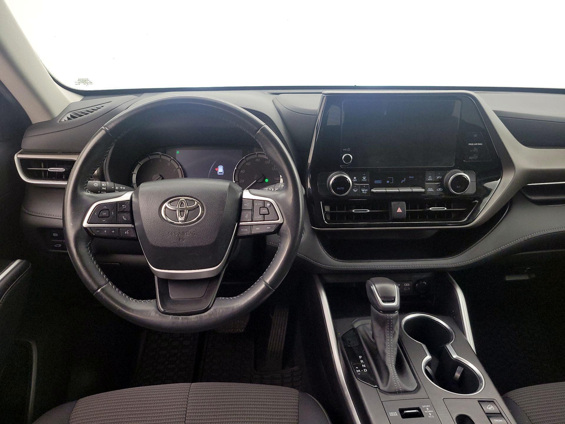 Thumbnail: 2023 Toyota Highlander - 10