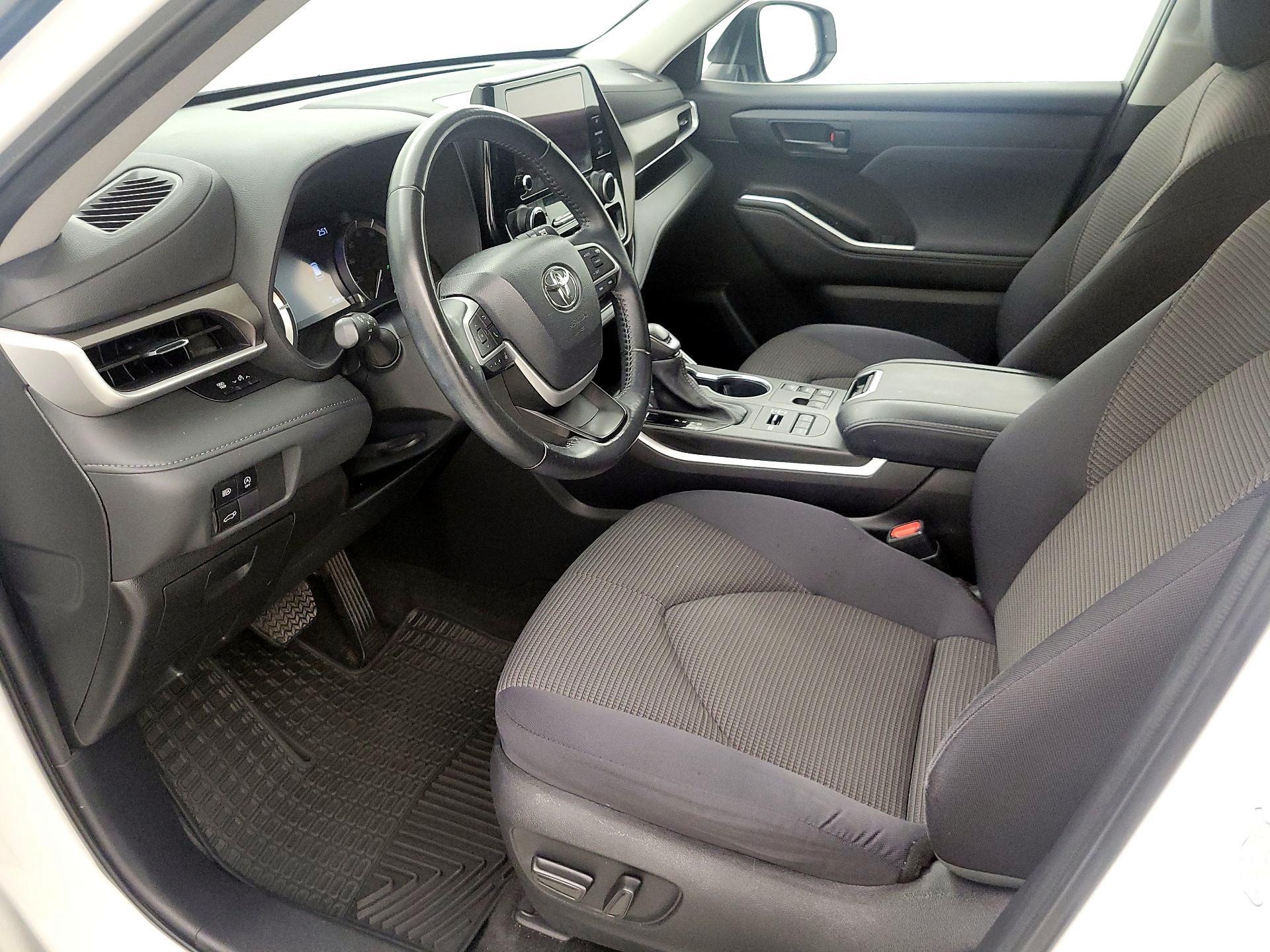 Thumbnail: 2023 Toyota Highlander - 11