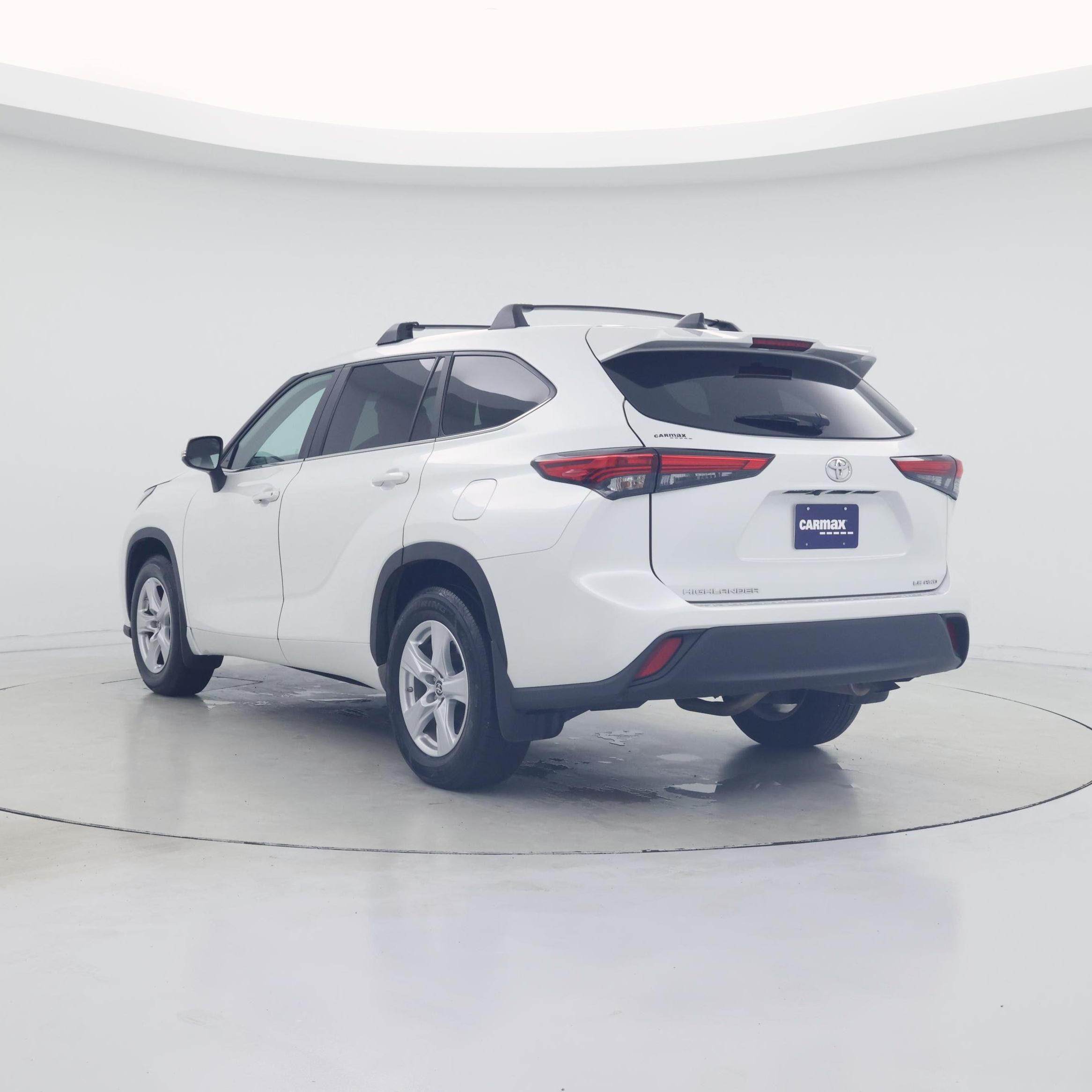 Thumbnail: 2023 Toyota Highlander - 2