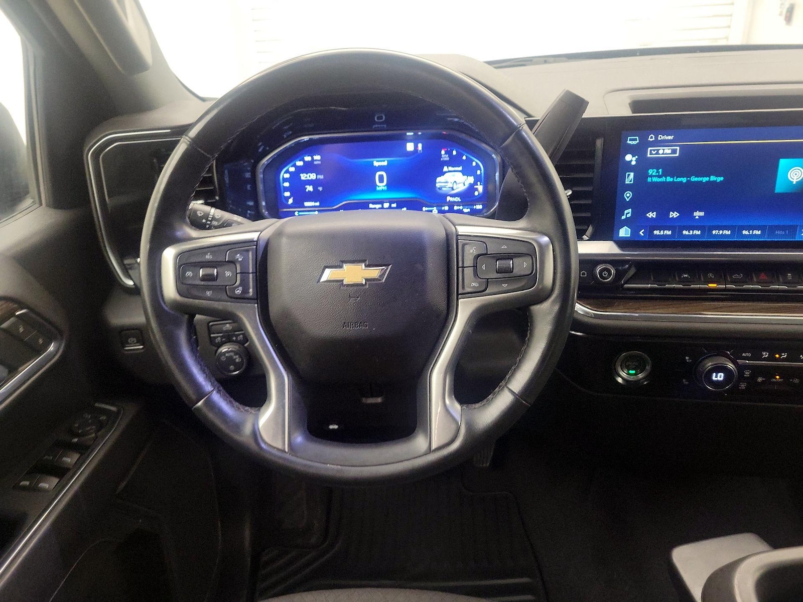 2023 Chevrolet Silverado 1500 LT - Photo 11