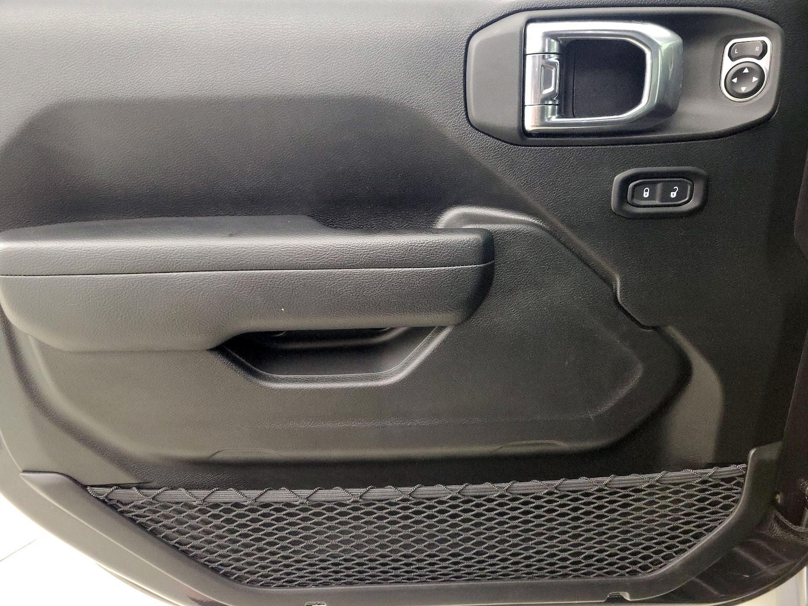 2026 Jeep Wrangler 4-Door Willys - Photo 13