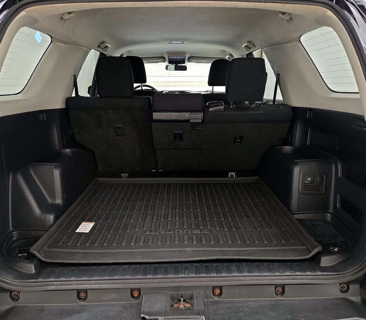 Trunk/Cargo (Seats Up)