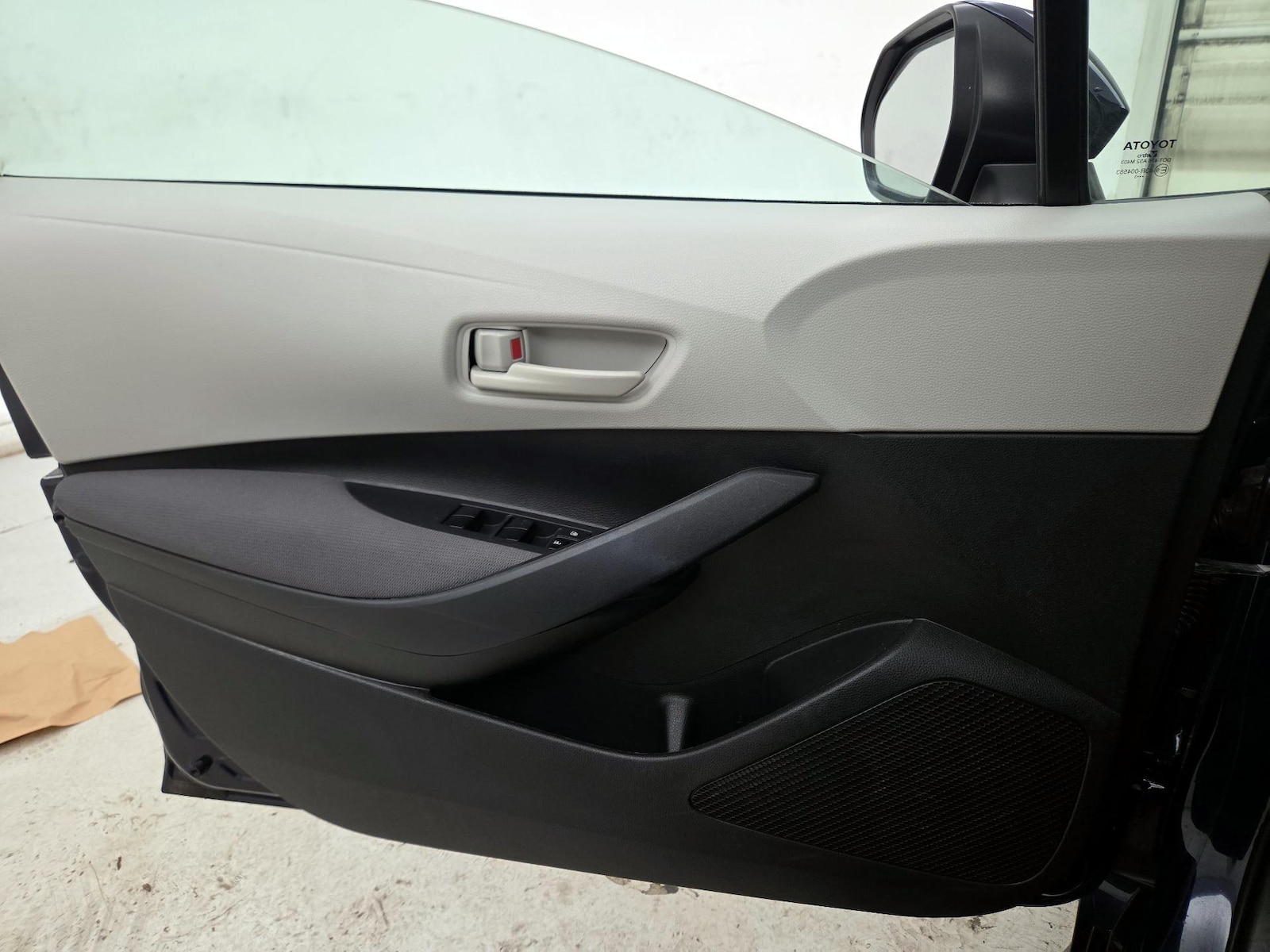 2023 Toyota Corolla LE - Photo 13