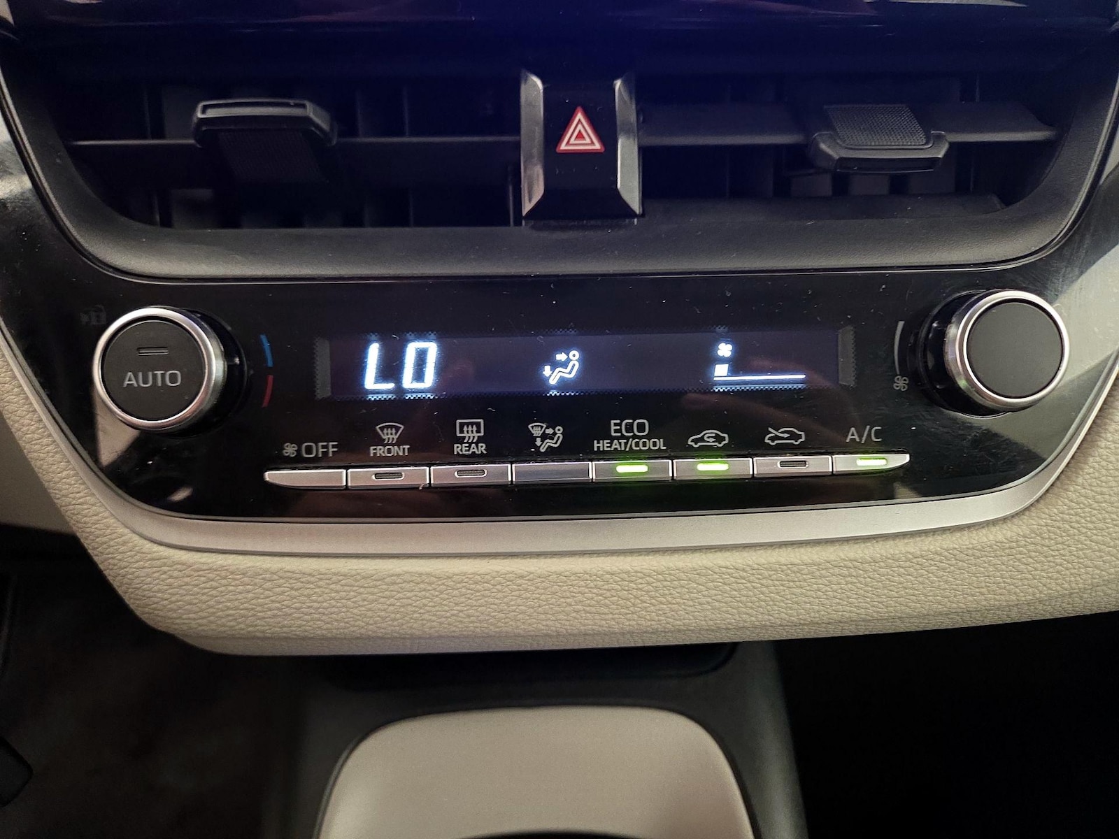 2023 Toyota Corolla LE - Photo 17