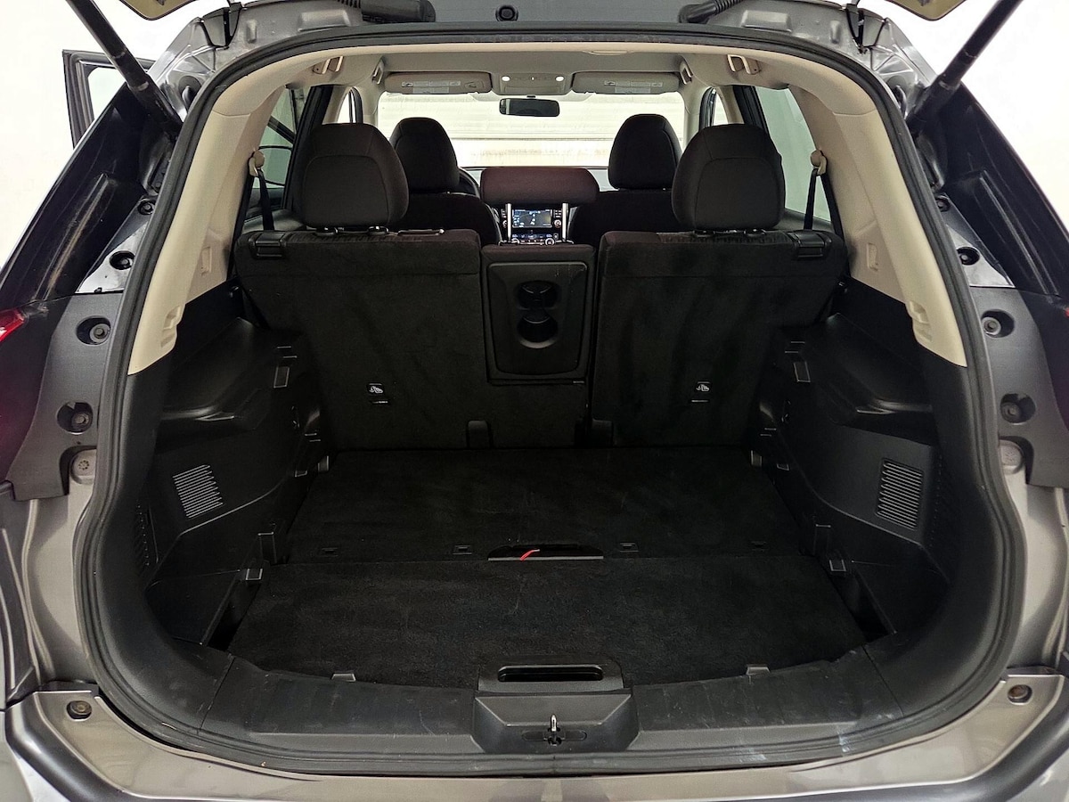 Trunk/Cargo (Seats Up)