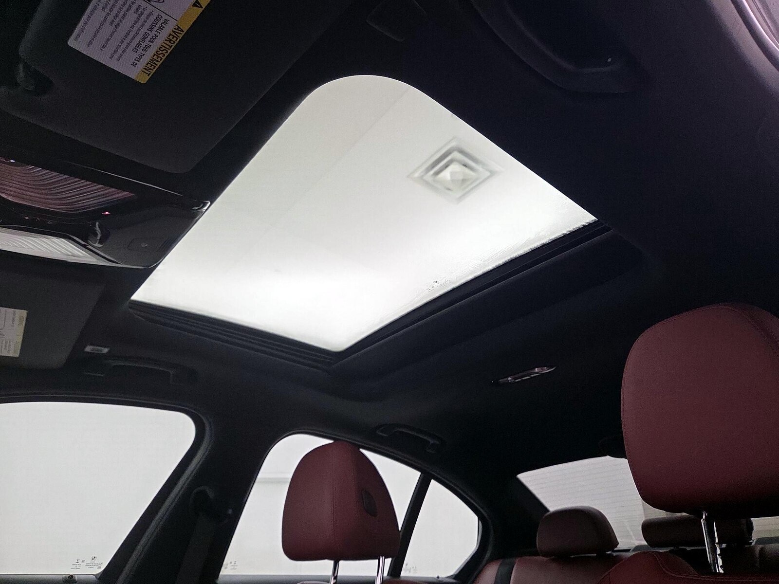 Sunroof(s) & Overhead Airbags