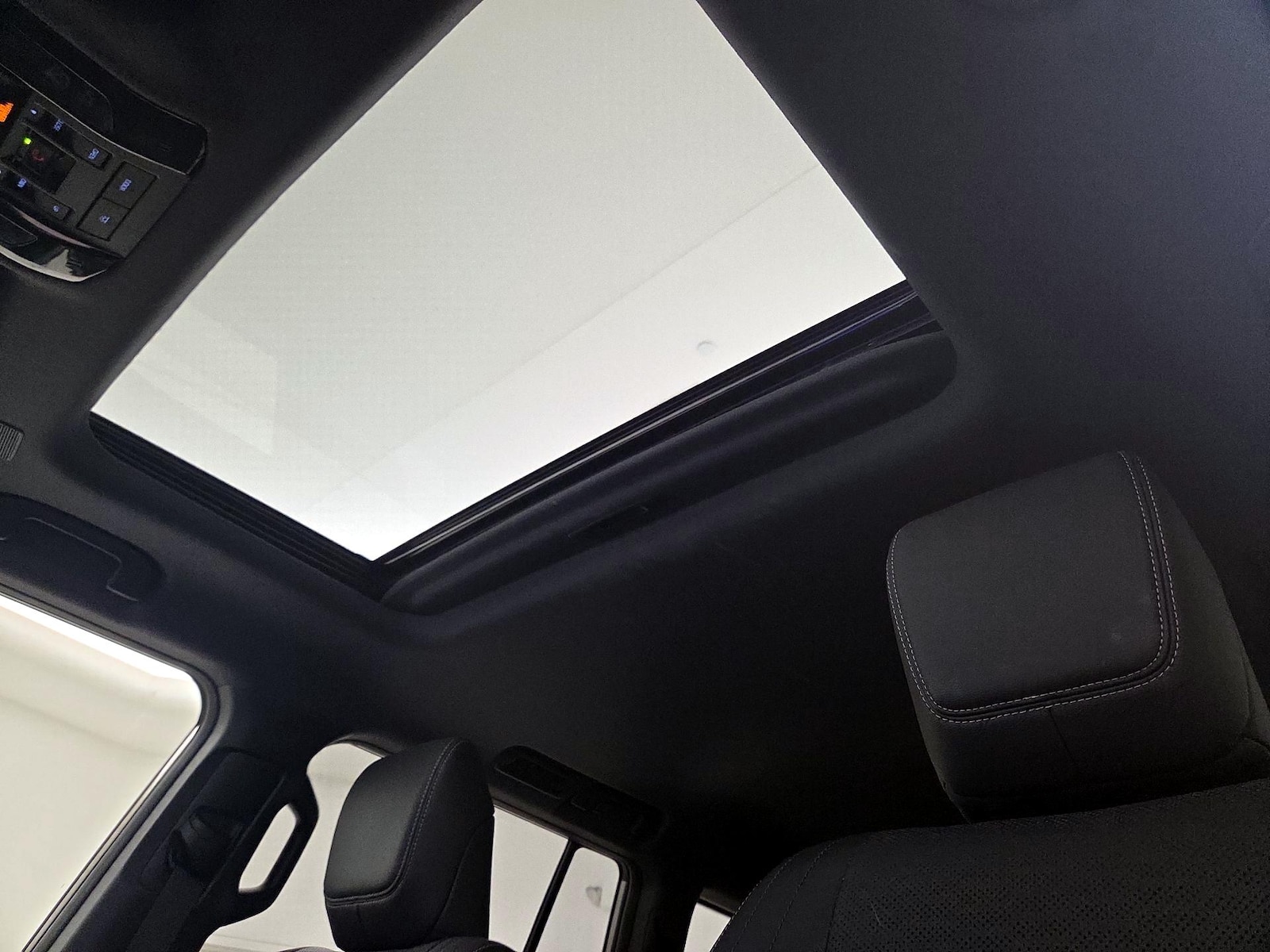 Sunroof(s) & Overhead Airbags