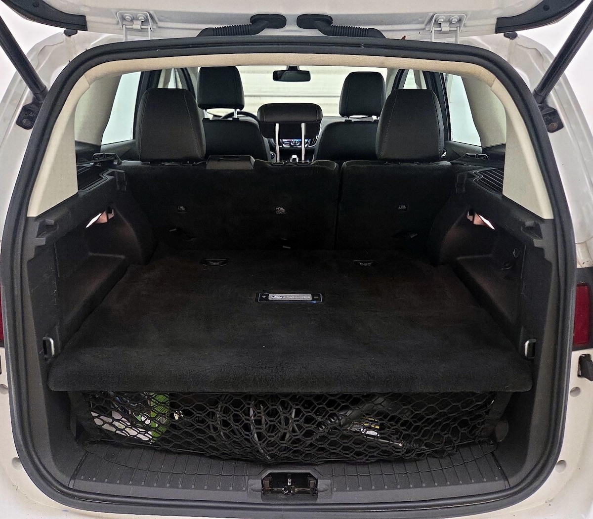 Trunk/Cargo (Seats Up)