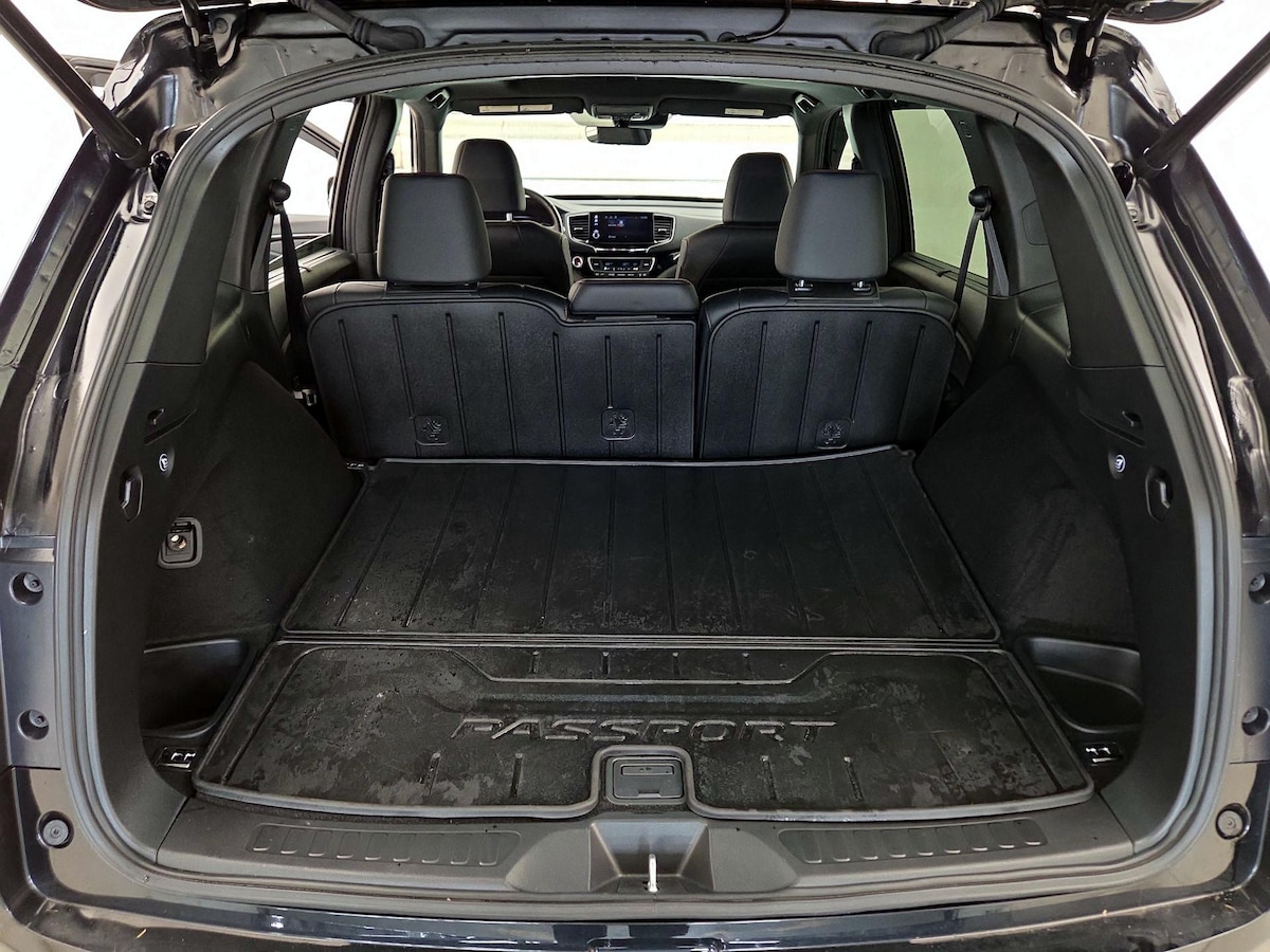 Trunk/Cargo (Seats Up)