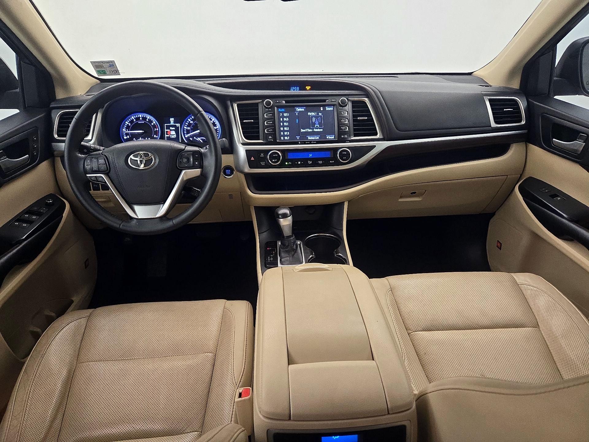 Thumbnail: 2016 Toyota Highlander - 9