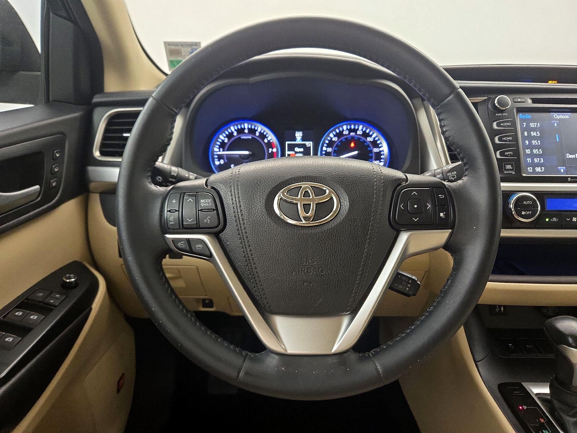 Thumbnail: 2016 Toyota Highlander - 10