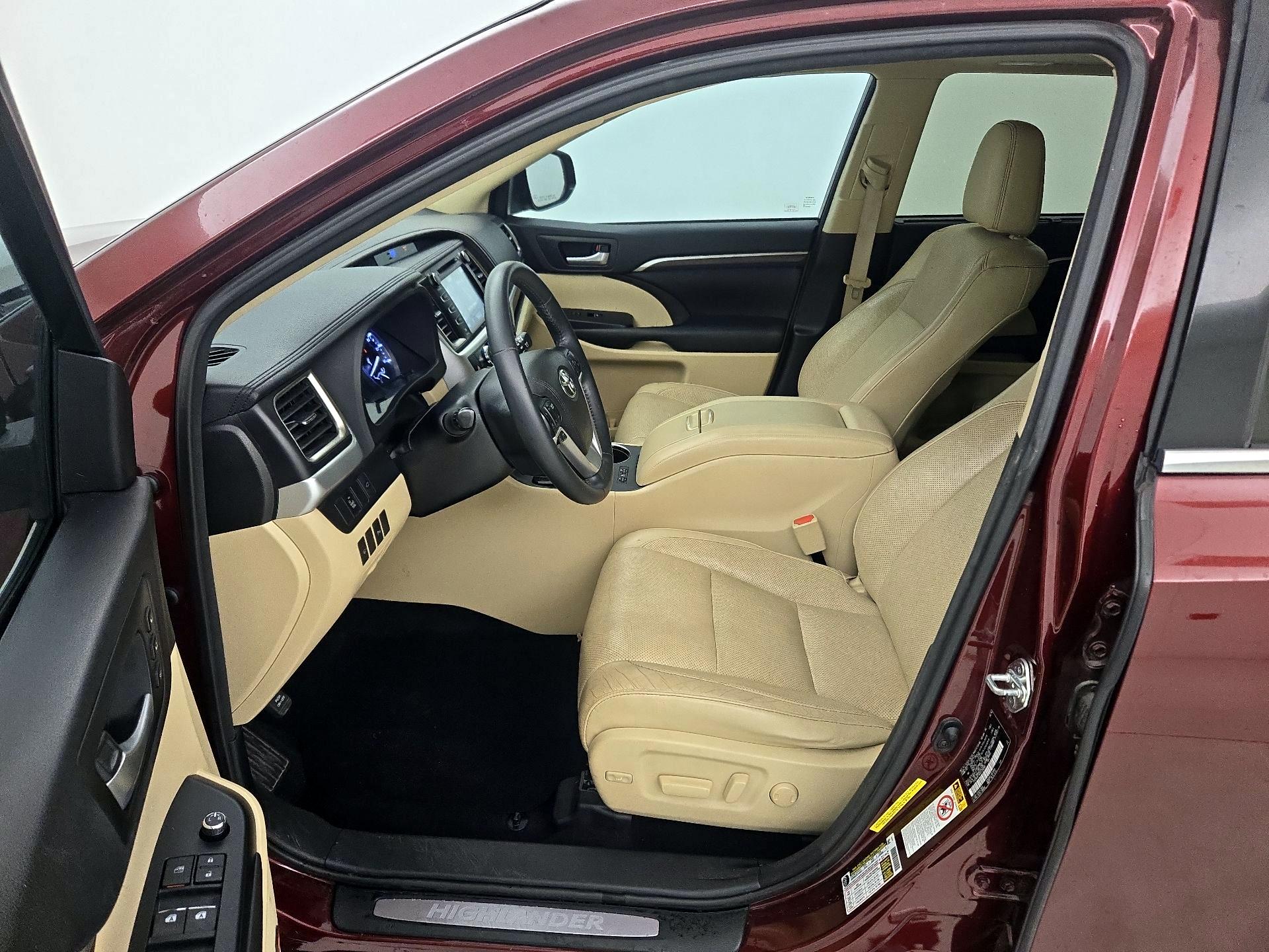 Thumbnail: 2016 Toyota Highlander - 11