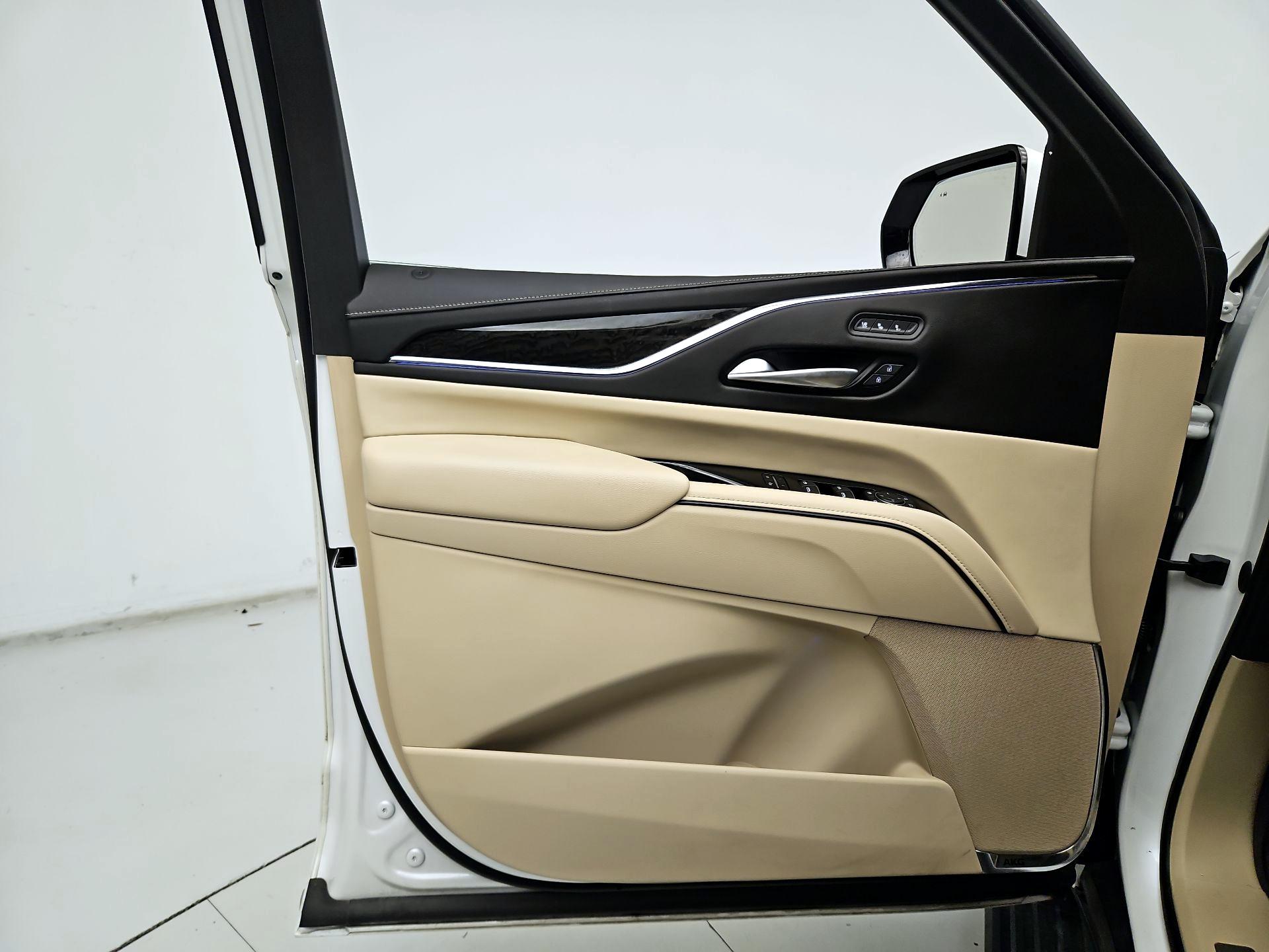 Thumbnail: 2023 Cadillac Escalade - 12