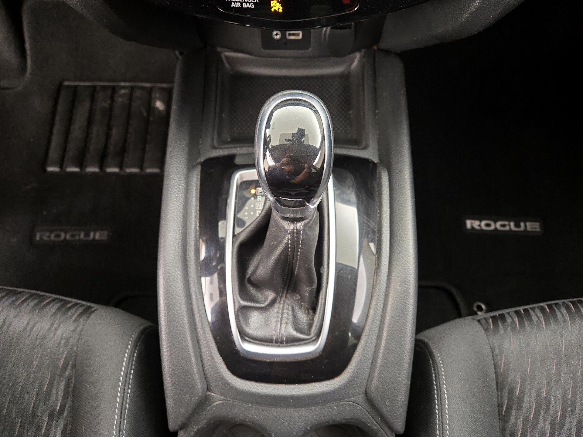Thumbnail: 2020 Nissan Rogue - 17