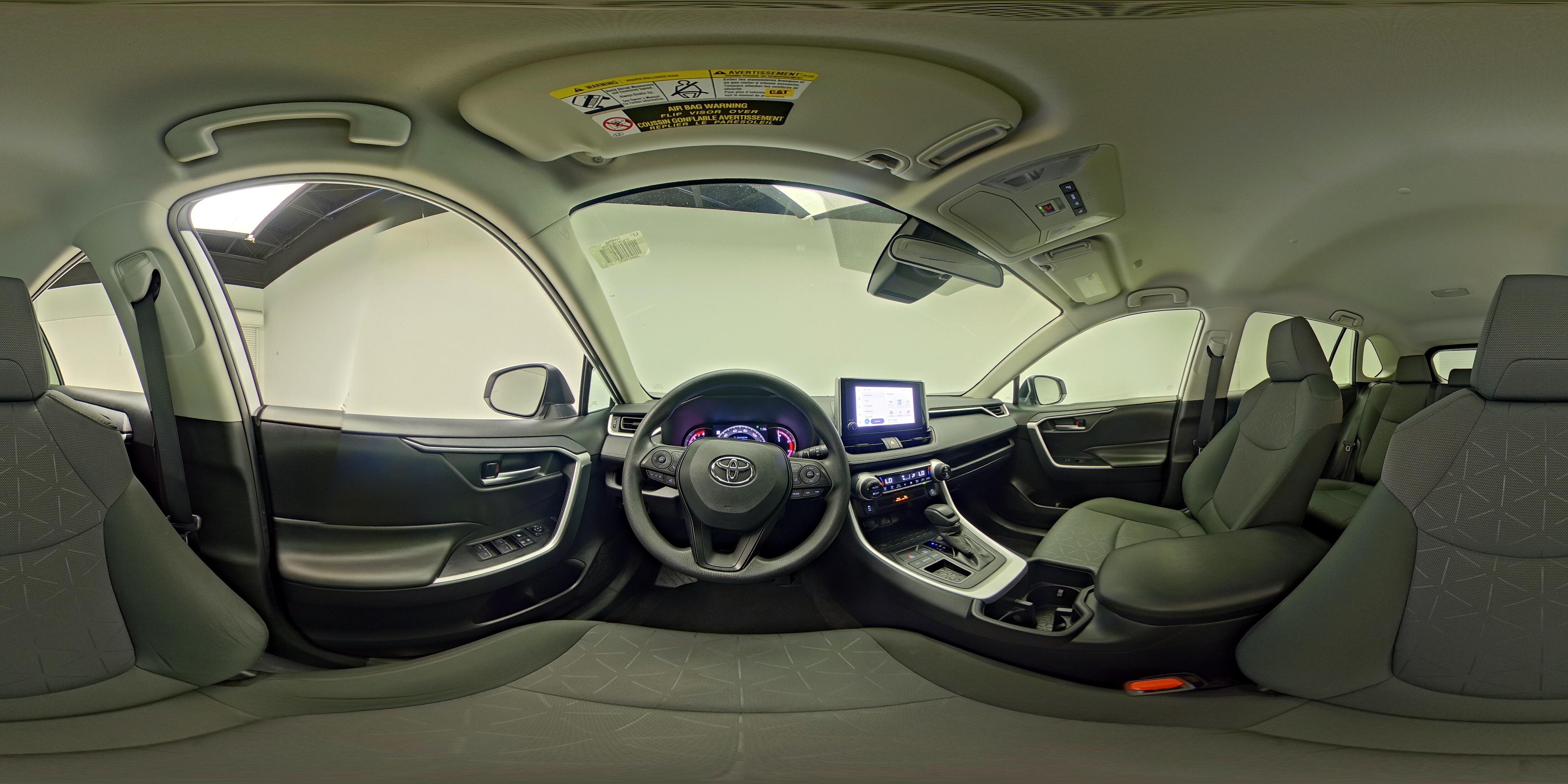 2025 Toyota RAV4 XLE - Photo 24