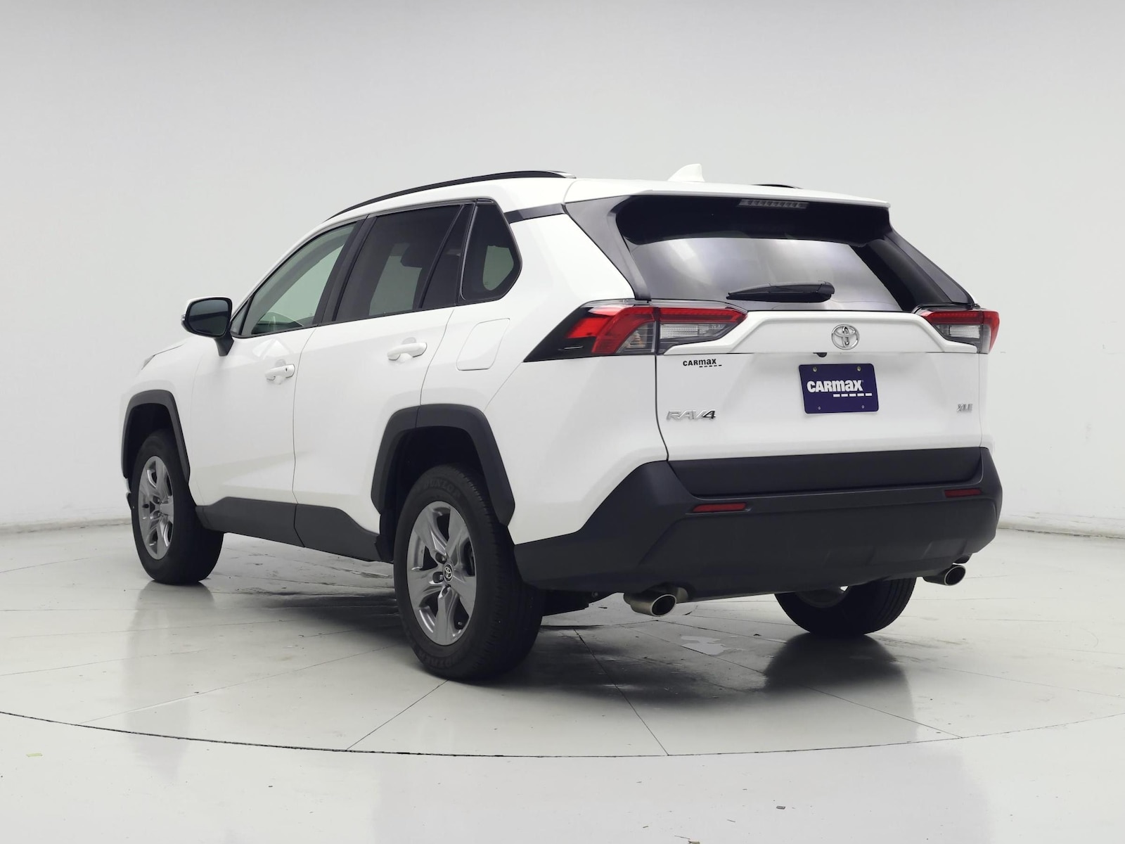 2025 Toyota RAV4 XLE - Photo 3