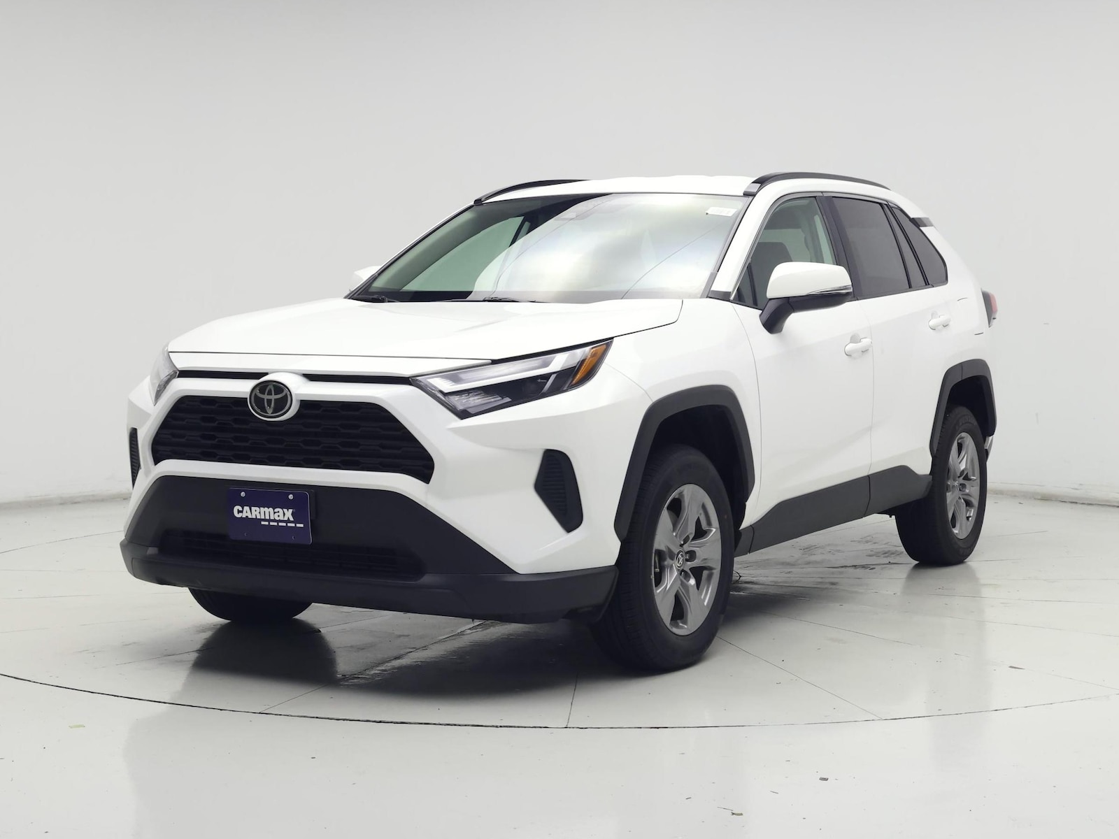 2025 Toyota RAV4 XLE - Photo 5