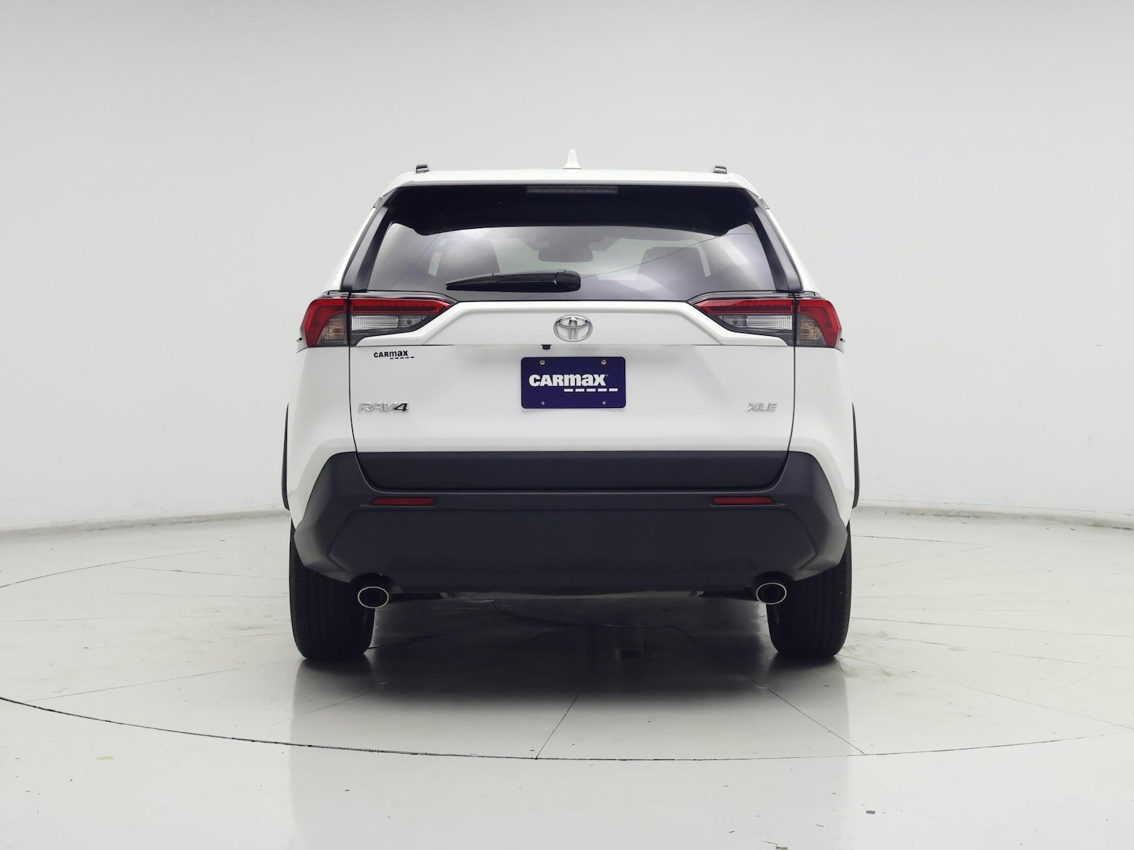 2025 Toyota RAV4 XLE - Photo 7