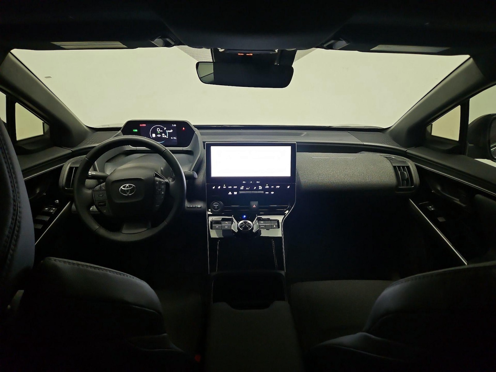 2024 Toyota bZ4X XLE - Photo 10