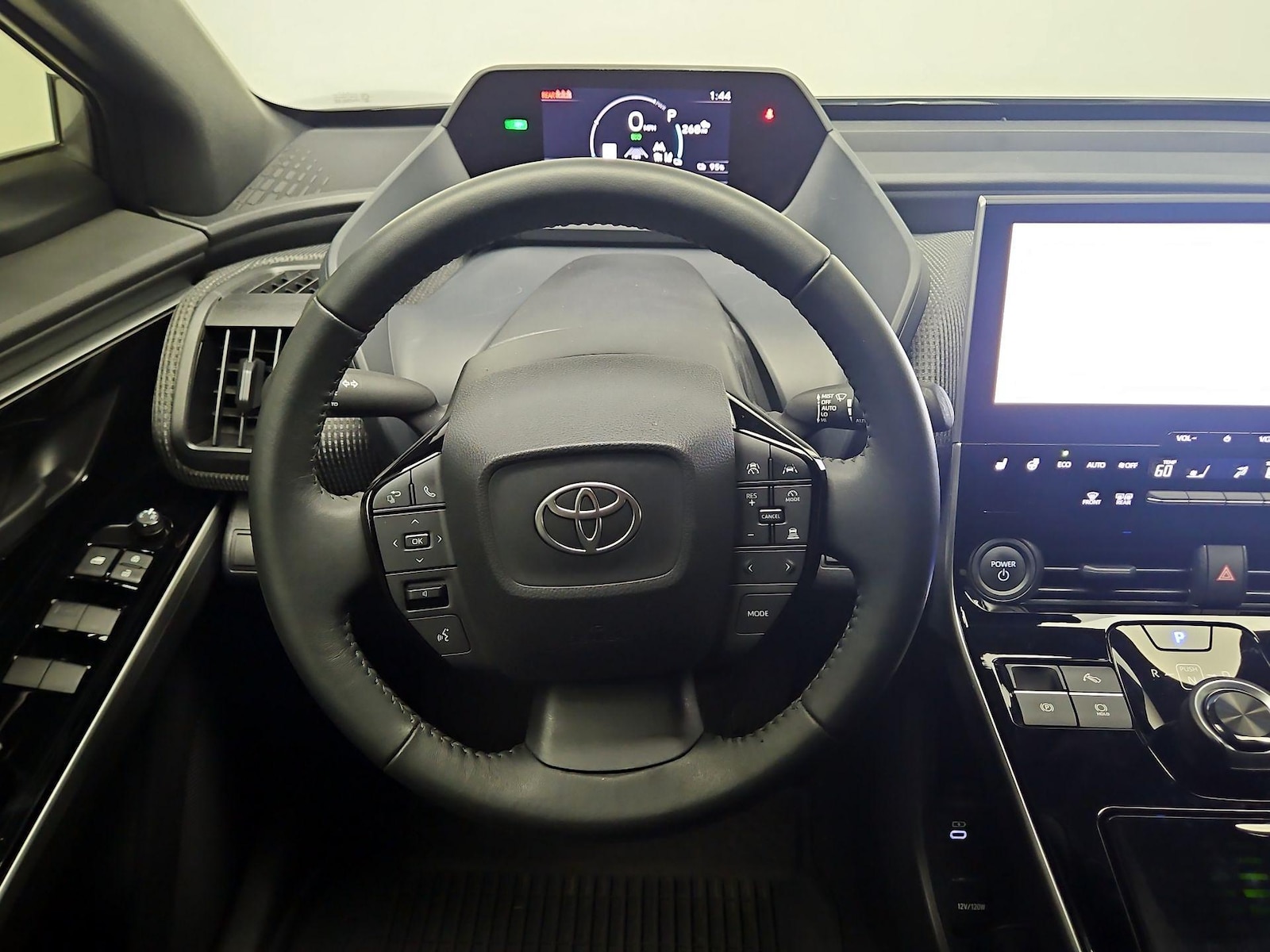 2024 Toyota bZ4X XLE - Photo 11