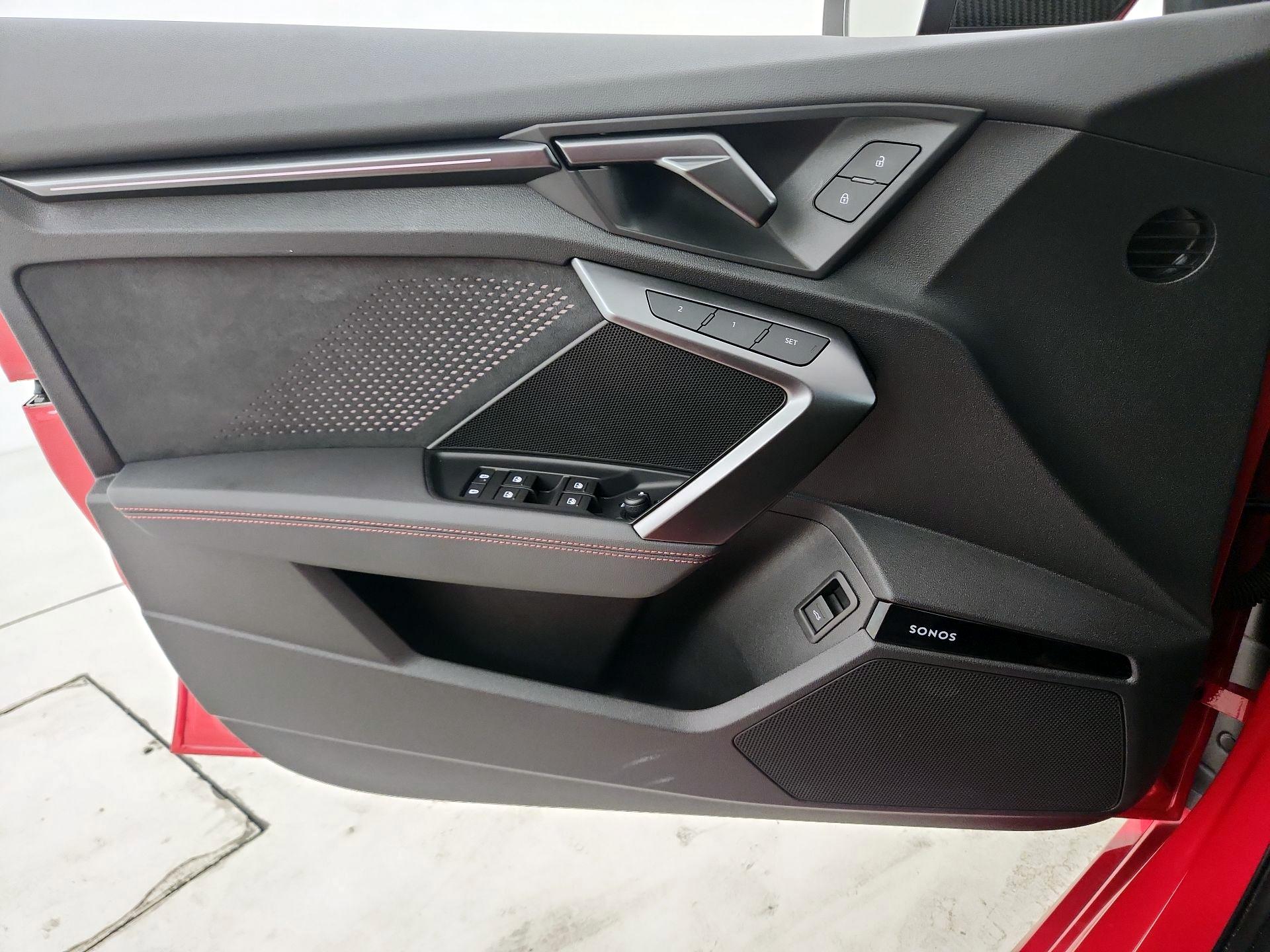 Thumbnail: 2025 Audi RS 3 - 12