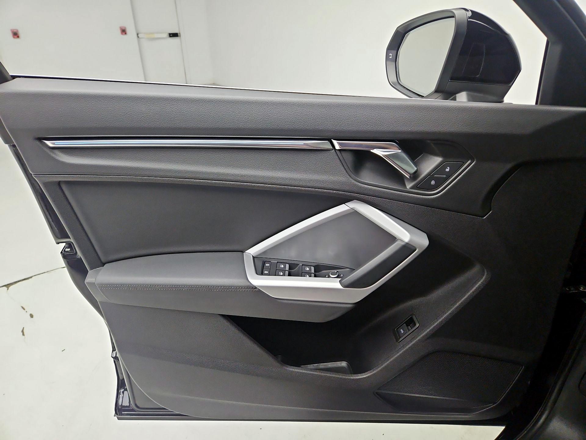 Thumbnail: 2021 Audi Q3 - 12